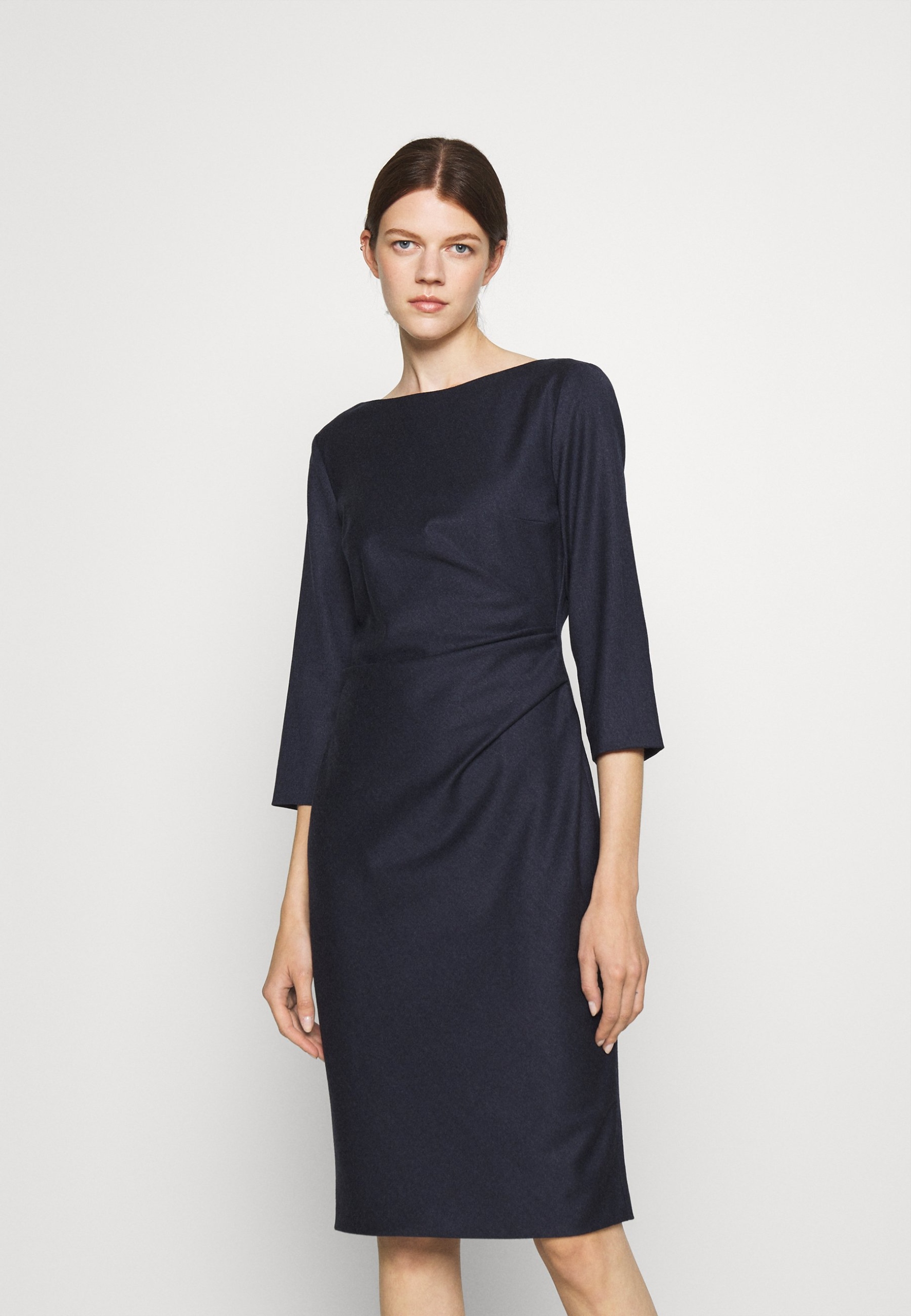 Šaty pouzdro Víkend MaxMara 34