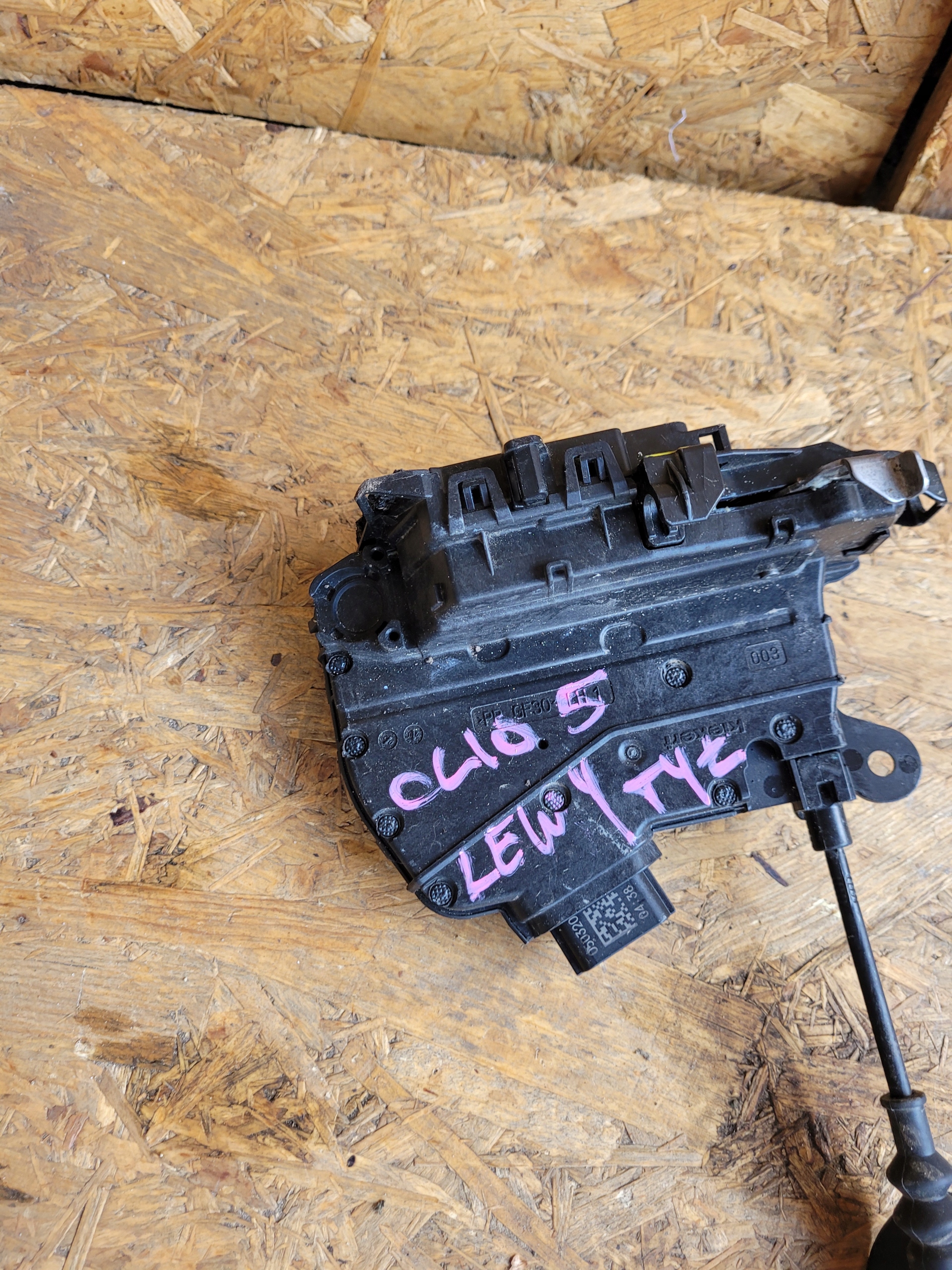 lock door left rear part RENAULT CLIO V