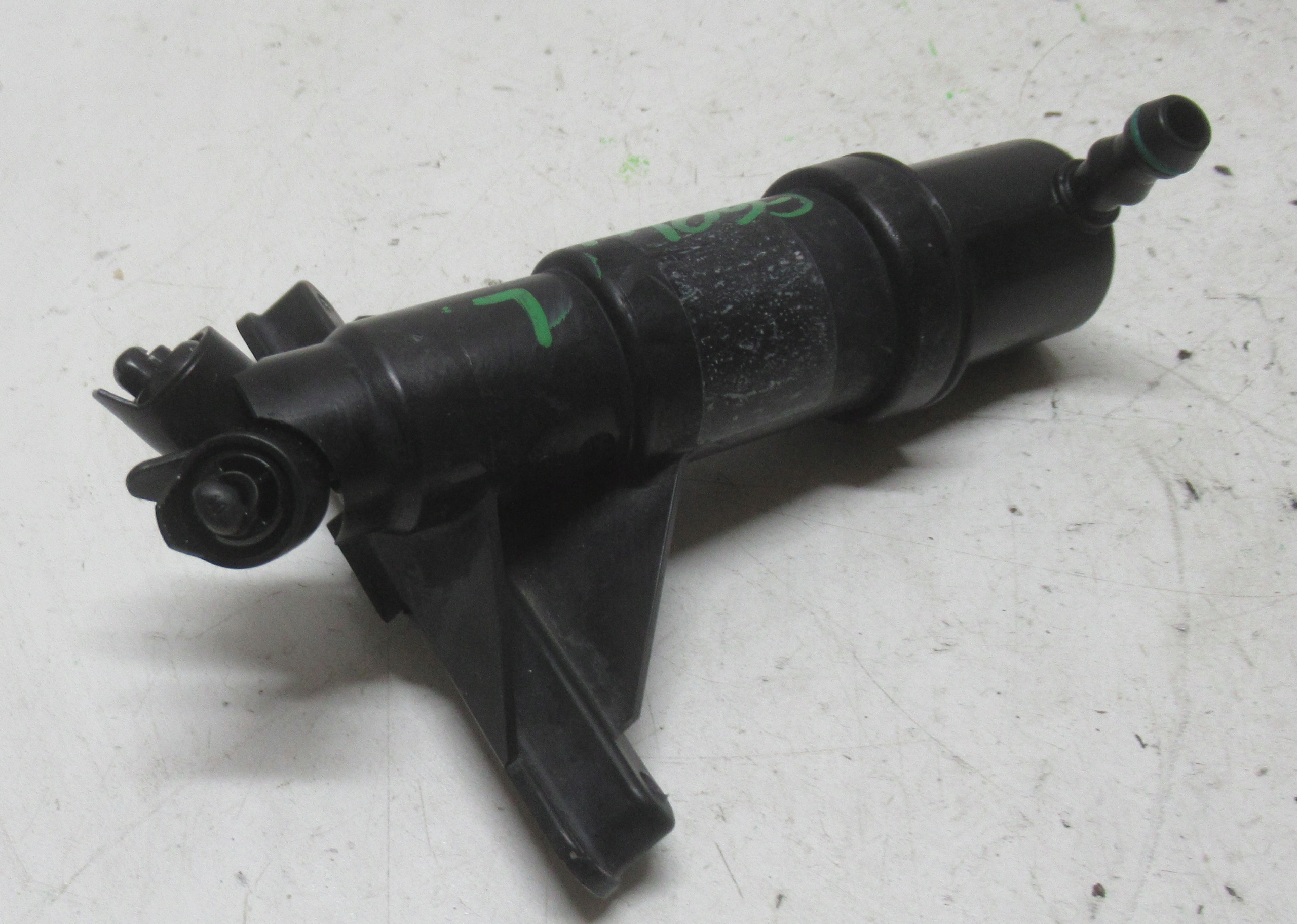 BMW E60 3.0 LCI 08R Waschwasserdüse lichte links