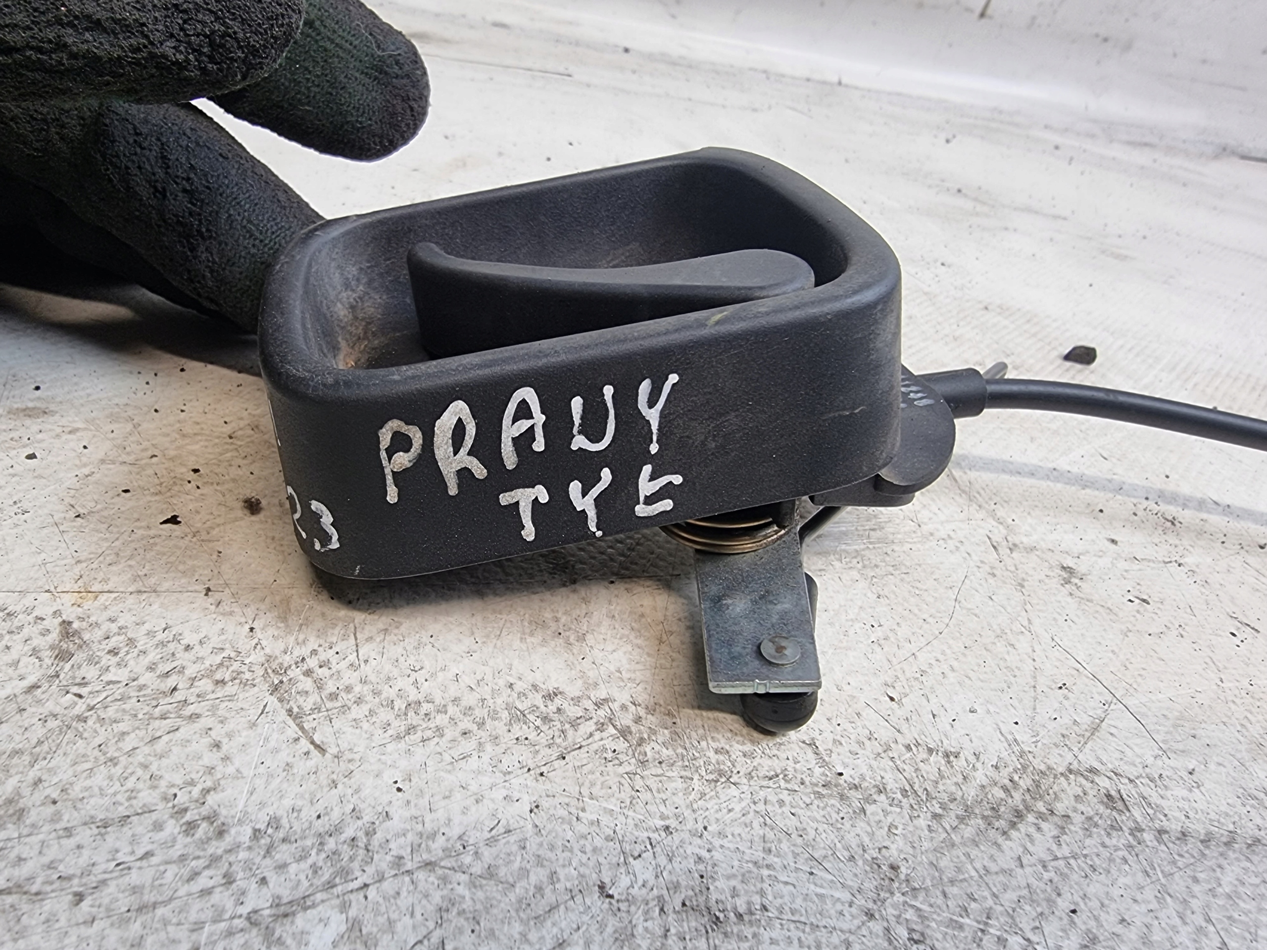 handle boot rear part OE 2K0827185 VOLKSWAGEN VW CADDY III