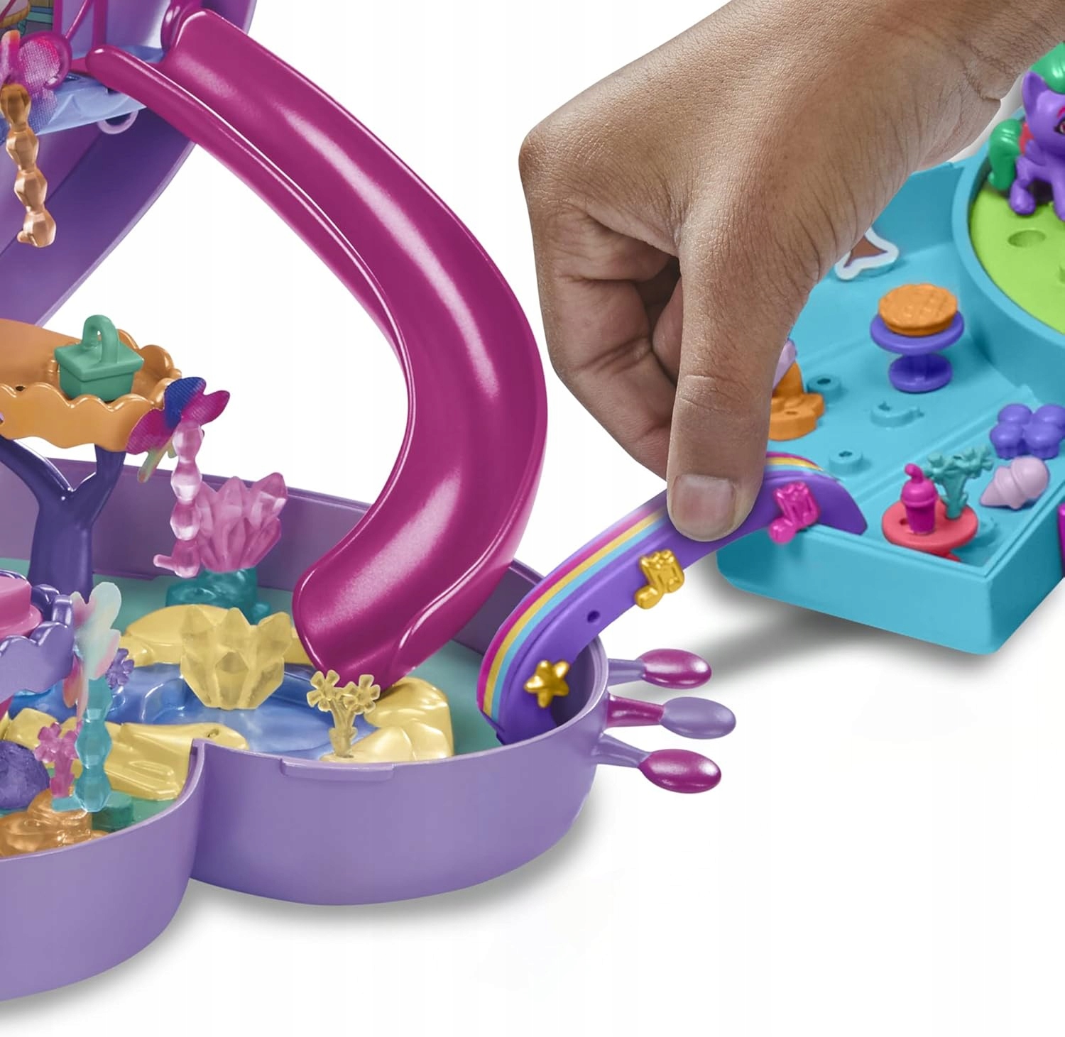 MY LITTLE PONY SZETT VÁROS VILÁGÍTÓTORONY HÁZIKÓ 9 PÓNI 120 KIEGÉSZÍTŐ Alsó korhatár 5