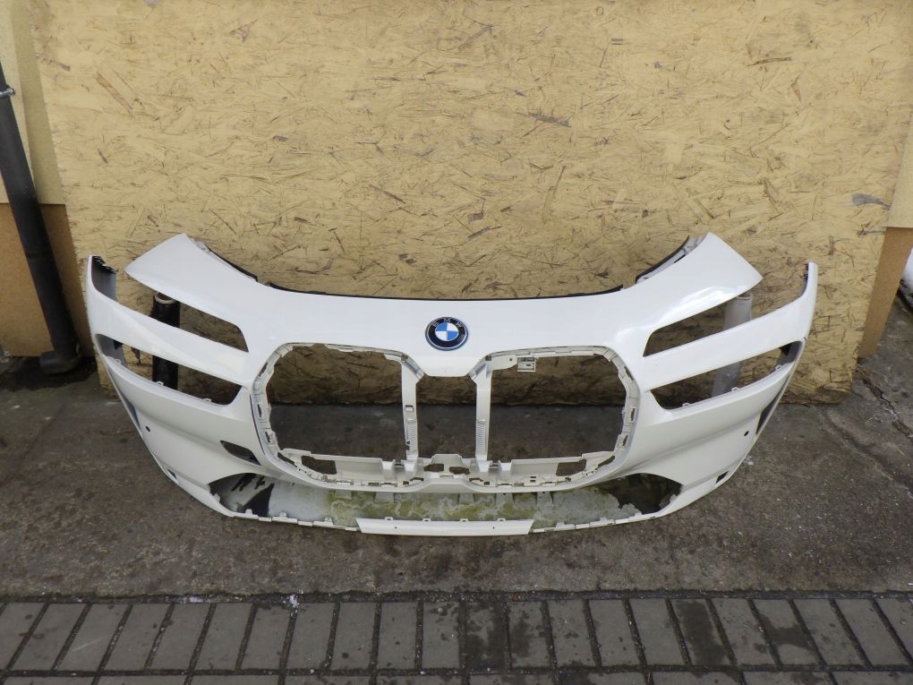 BMW 7 I7 G70 2022- front bumper