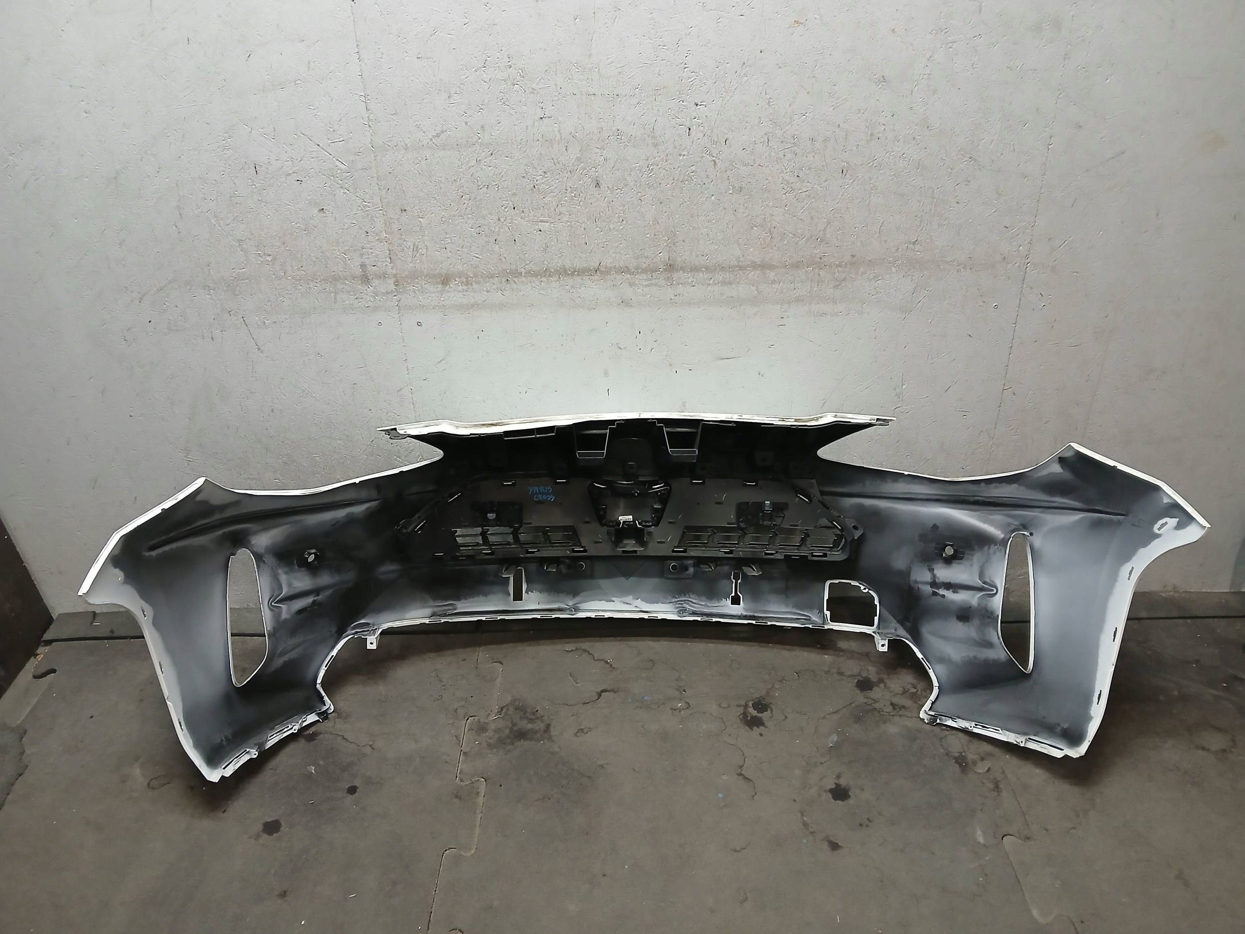 bumper front TOYOTA YARIS CROSS