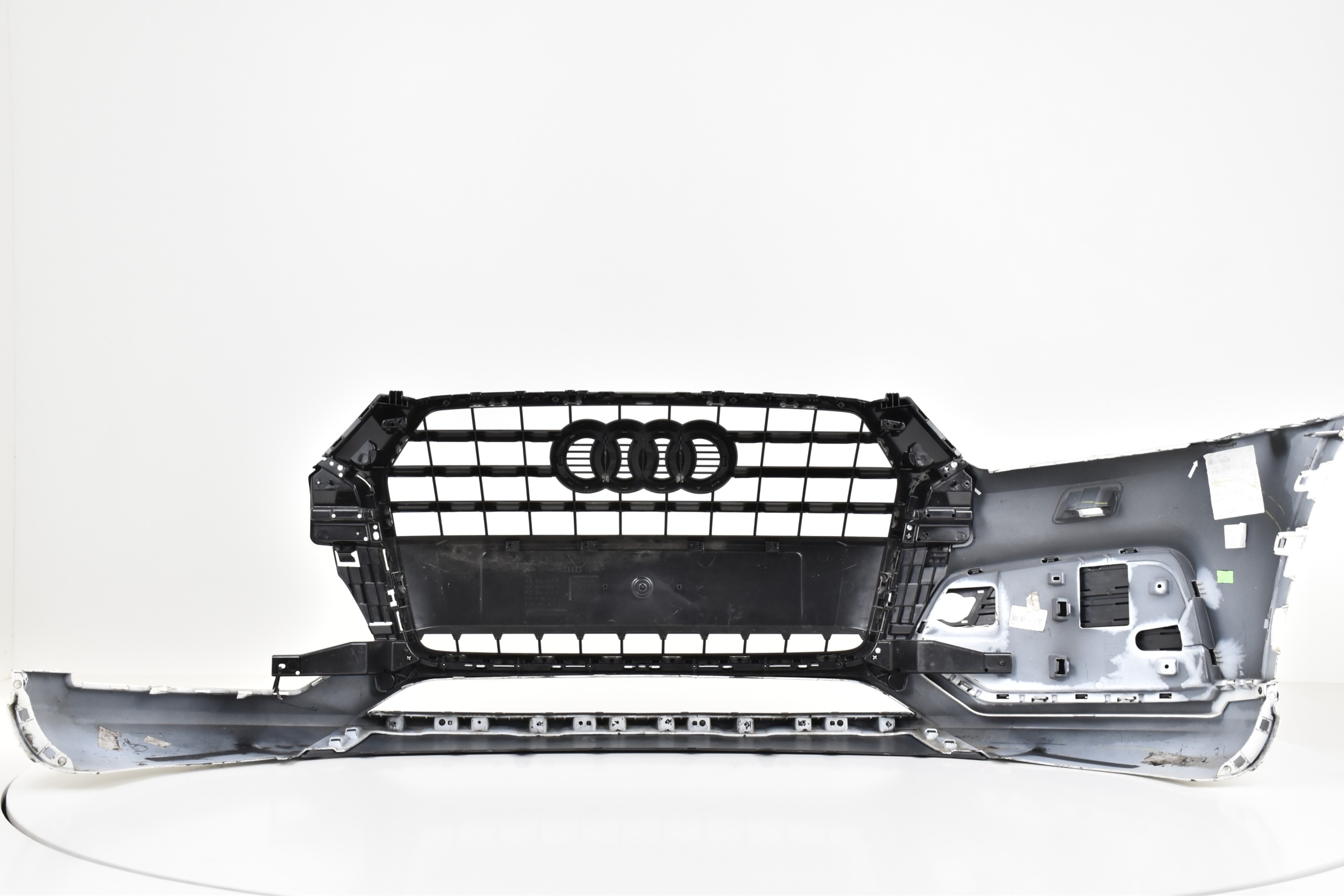 AUDI Q3 8U0 LIFT 2015- S-LINE ZDERZAK PRZEDNI Typ samochodu Samochody osobowe