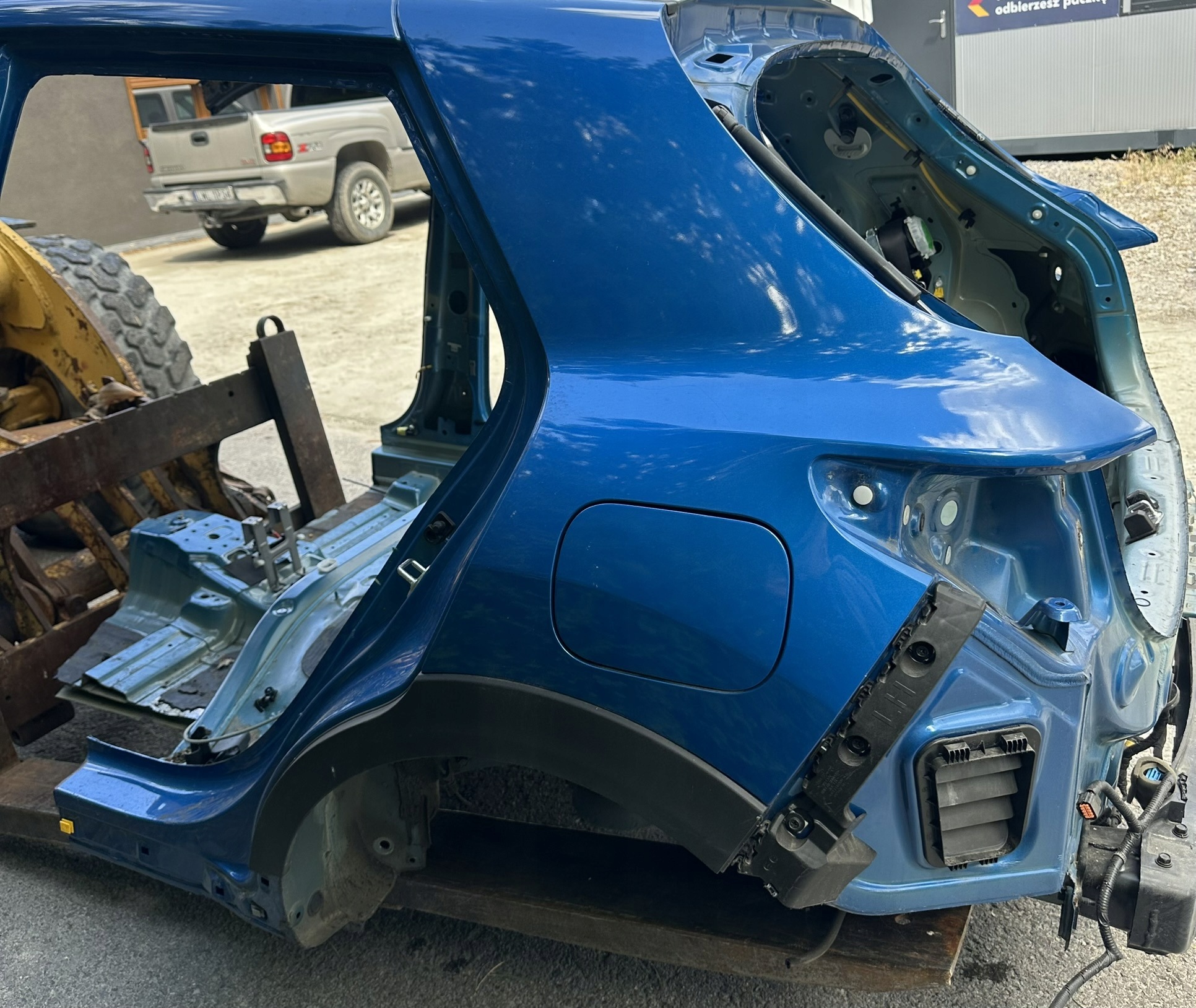 KIA STONIC LIFT sárvédö bal far hátsó