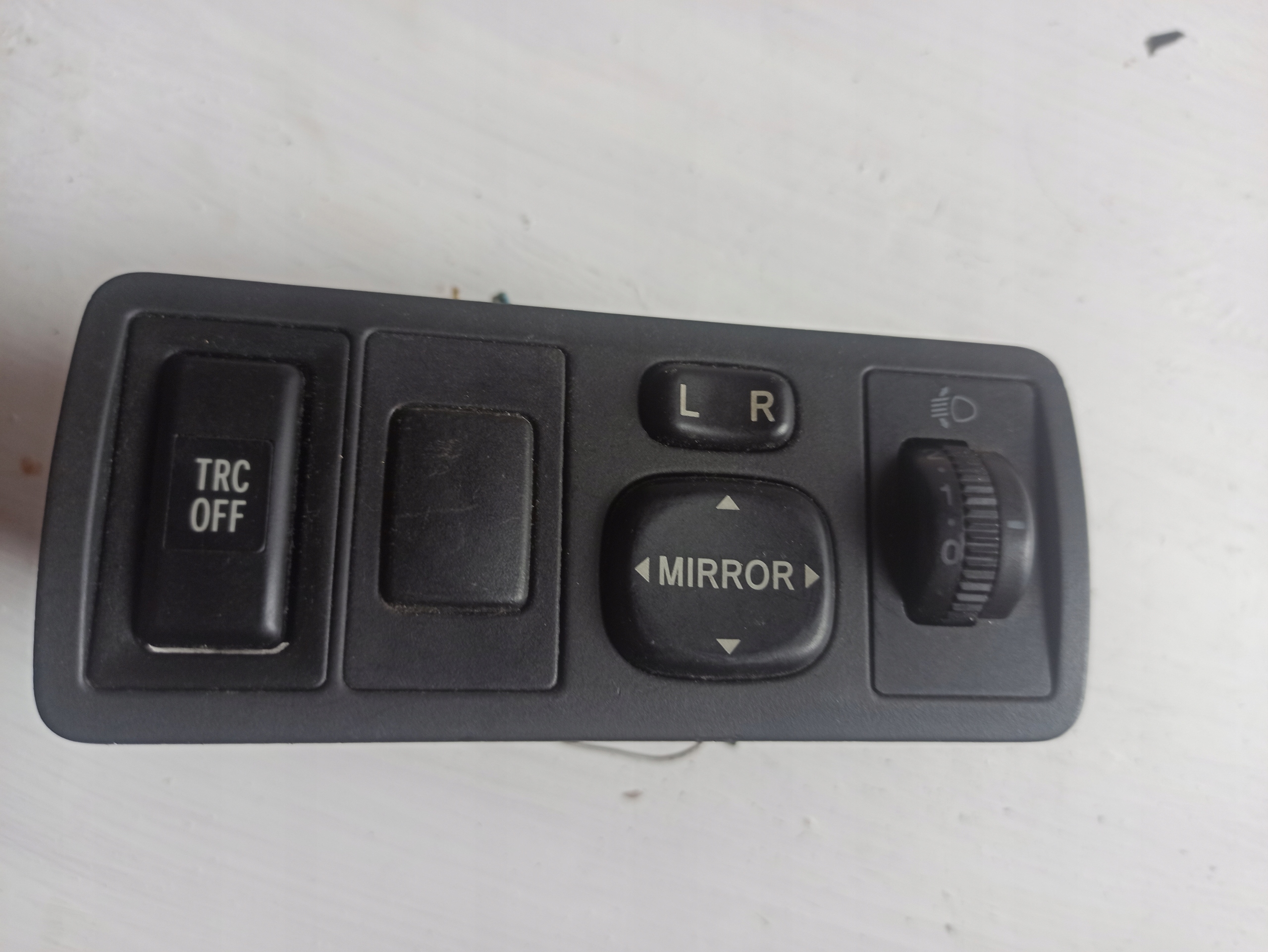 control panel toyota avensis t25 183574