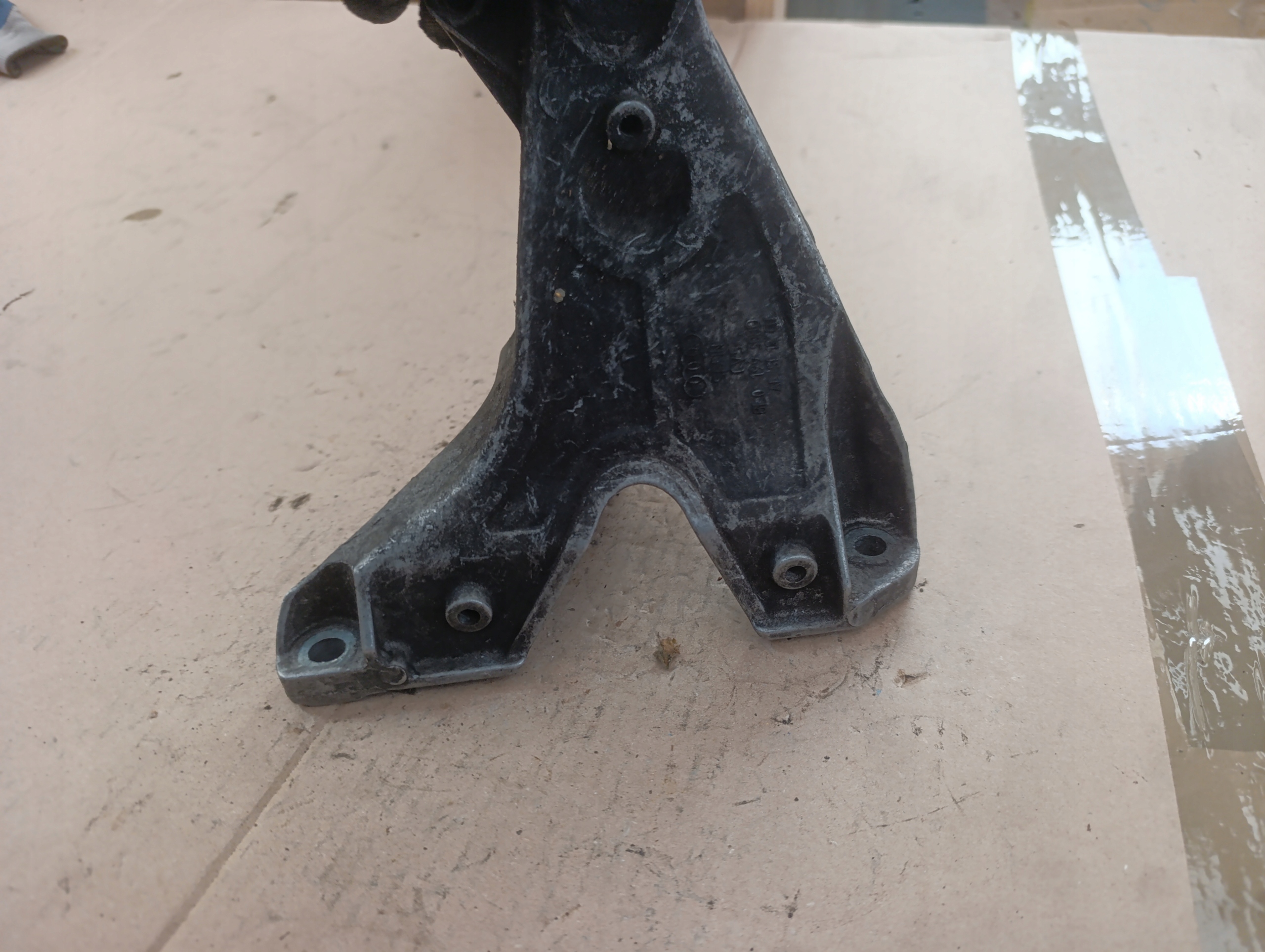 engine supporting mount A4 B6 1.9 TDI 8E0199308D