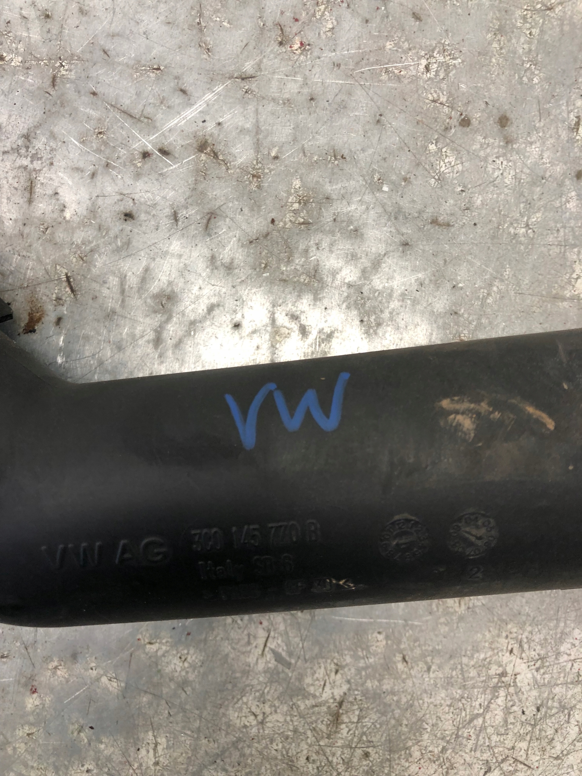 cijev prijenos interkulera VW SKODA AUDI 3C0145770B