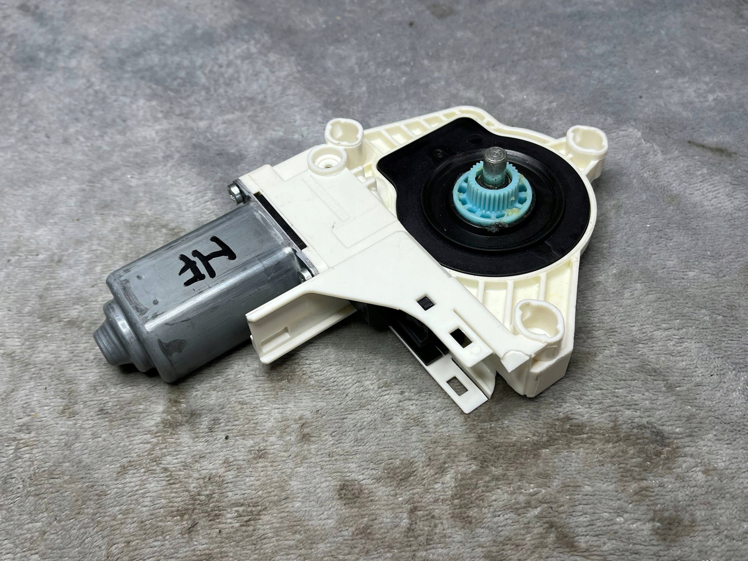 mini motor windows right front 8K0959802B AUDI A6 C7 !J