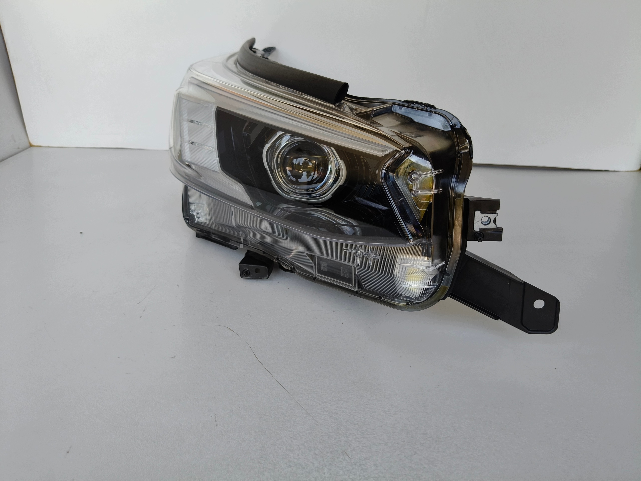 light right REFLEKTOR SUBARU OUTBACK 22- LIFT FULL LED