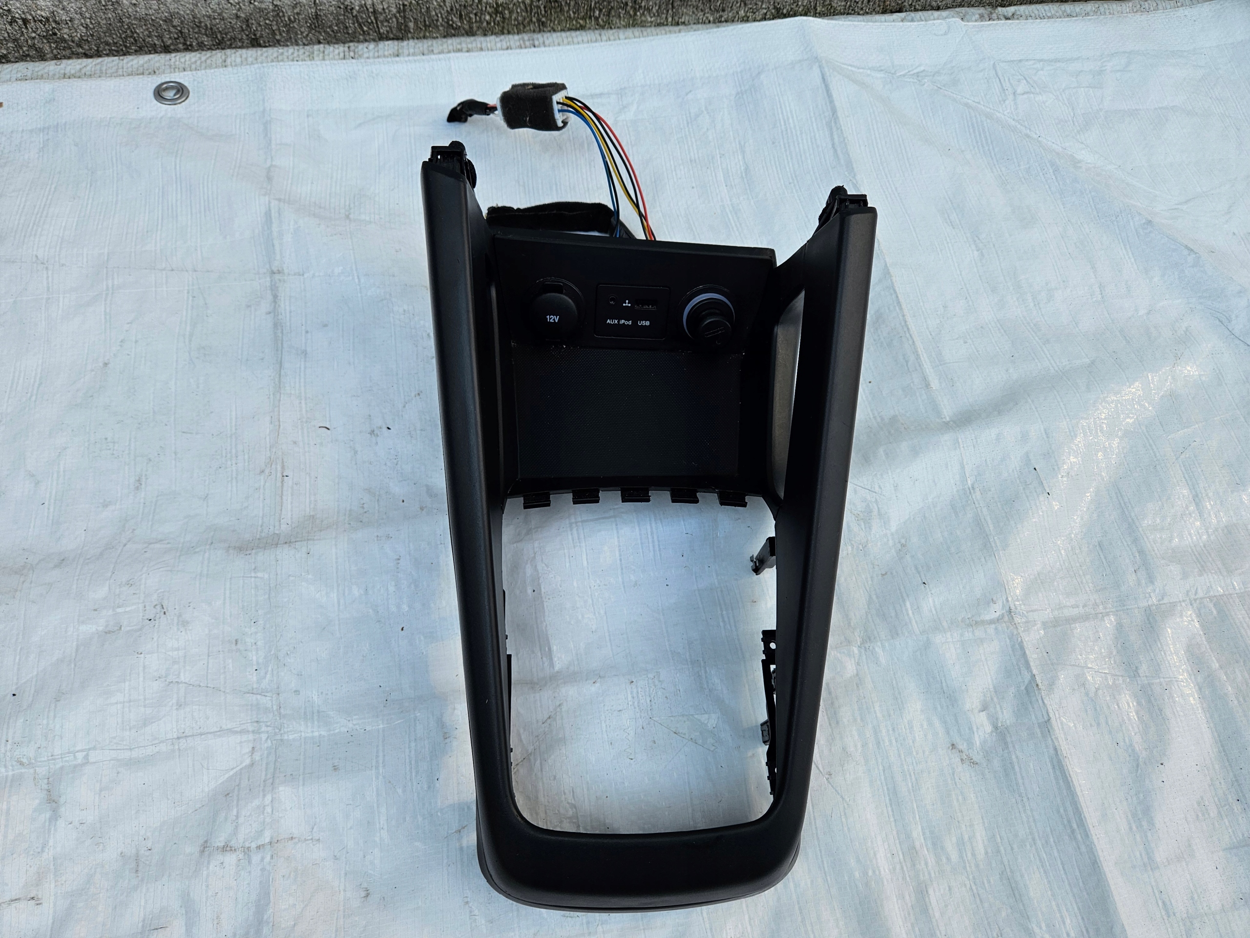 полка бардачок центральная кронштейн kia CEED I 09-12 РЕСТАЙЛИНГ usb