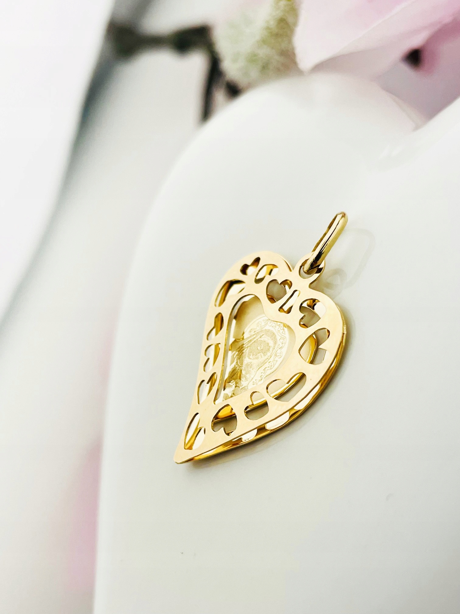 Zlatý Medailonek srdce Přívěsek Matka s dítětem Ježíškem Svaté Přijímání Křest