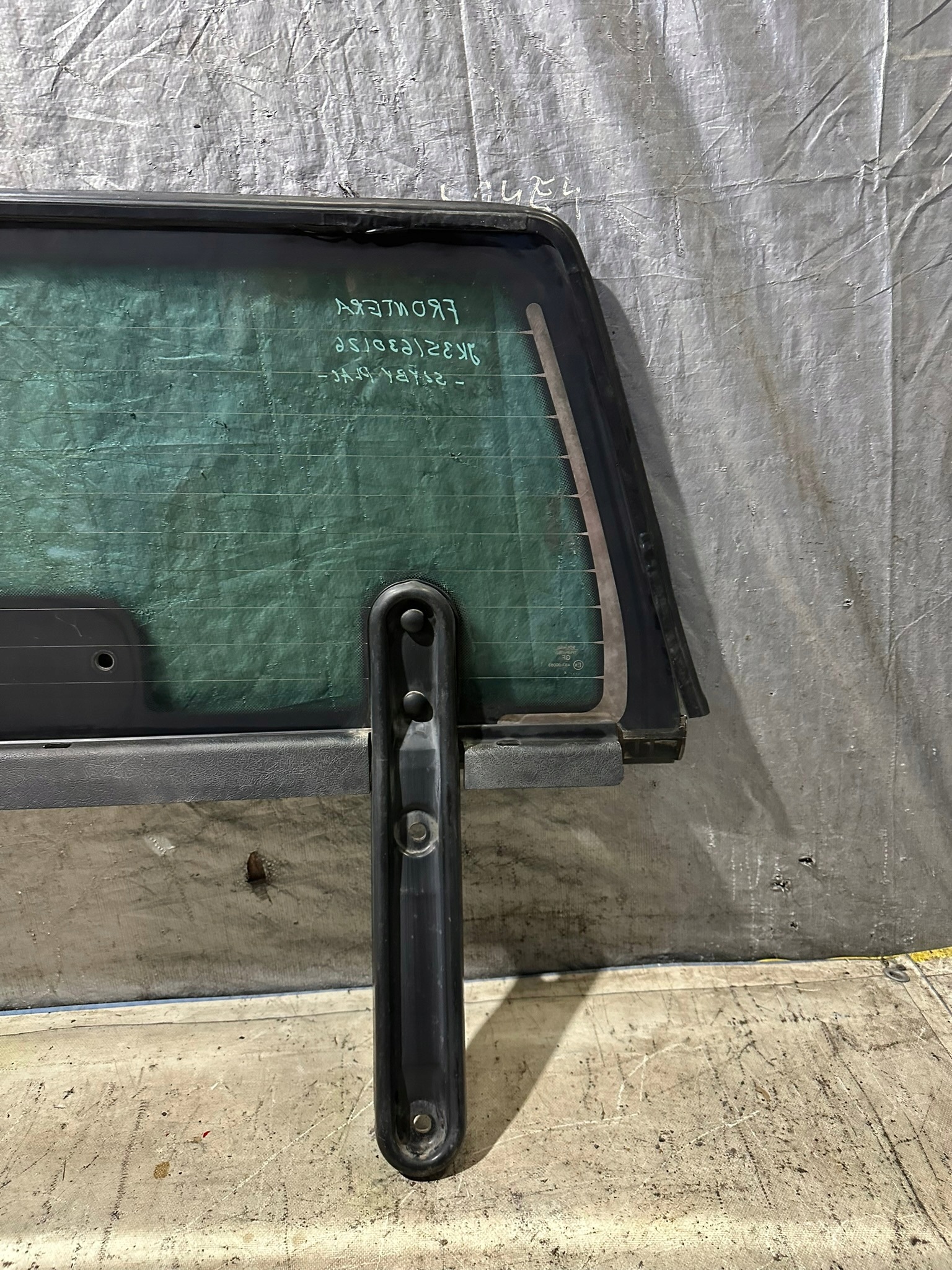 prozor stražnja OPEL FRONTERA A 3D