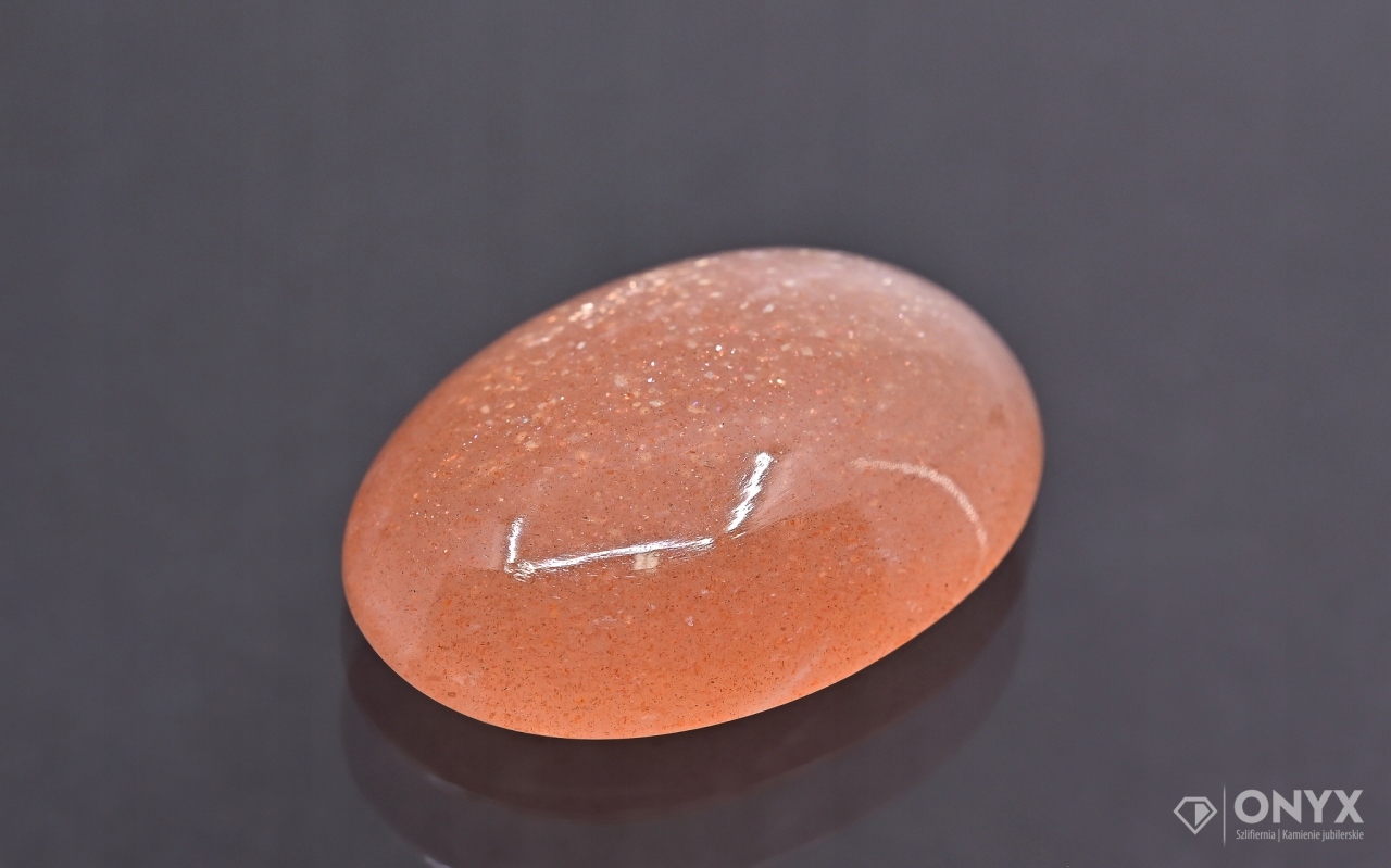 Solární kámen kabošon ovál 25x18 mm