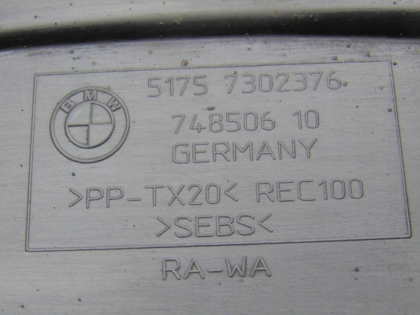 cover lower right front BMW 7 F01 F02 7302376
