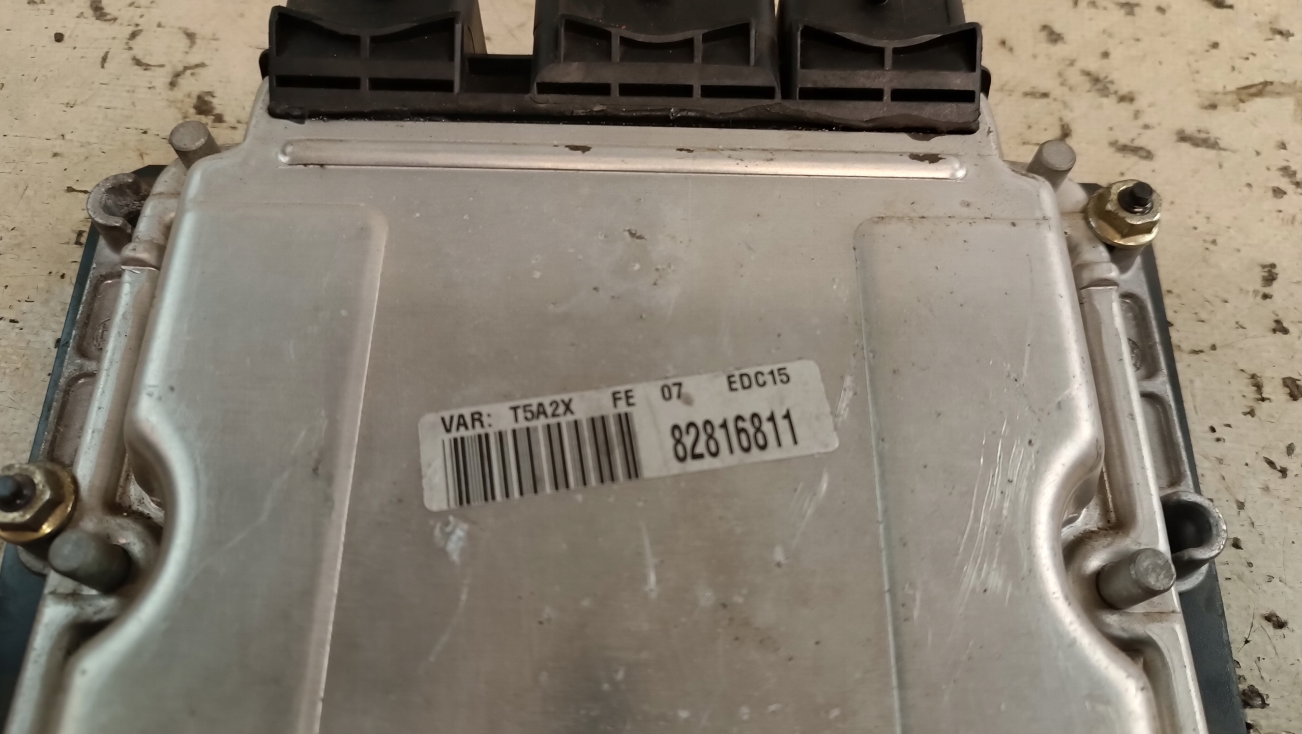 control unit of the engine PEUGEOT 307 BOSCH 0281010935