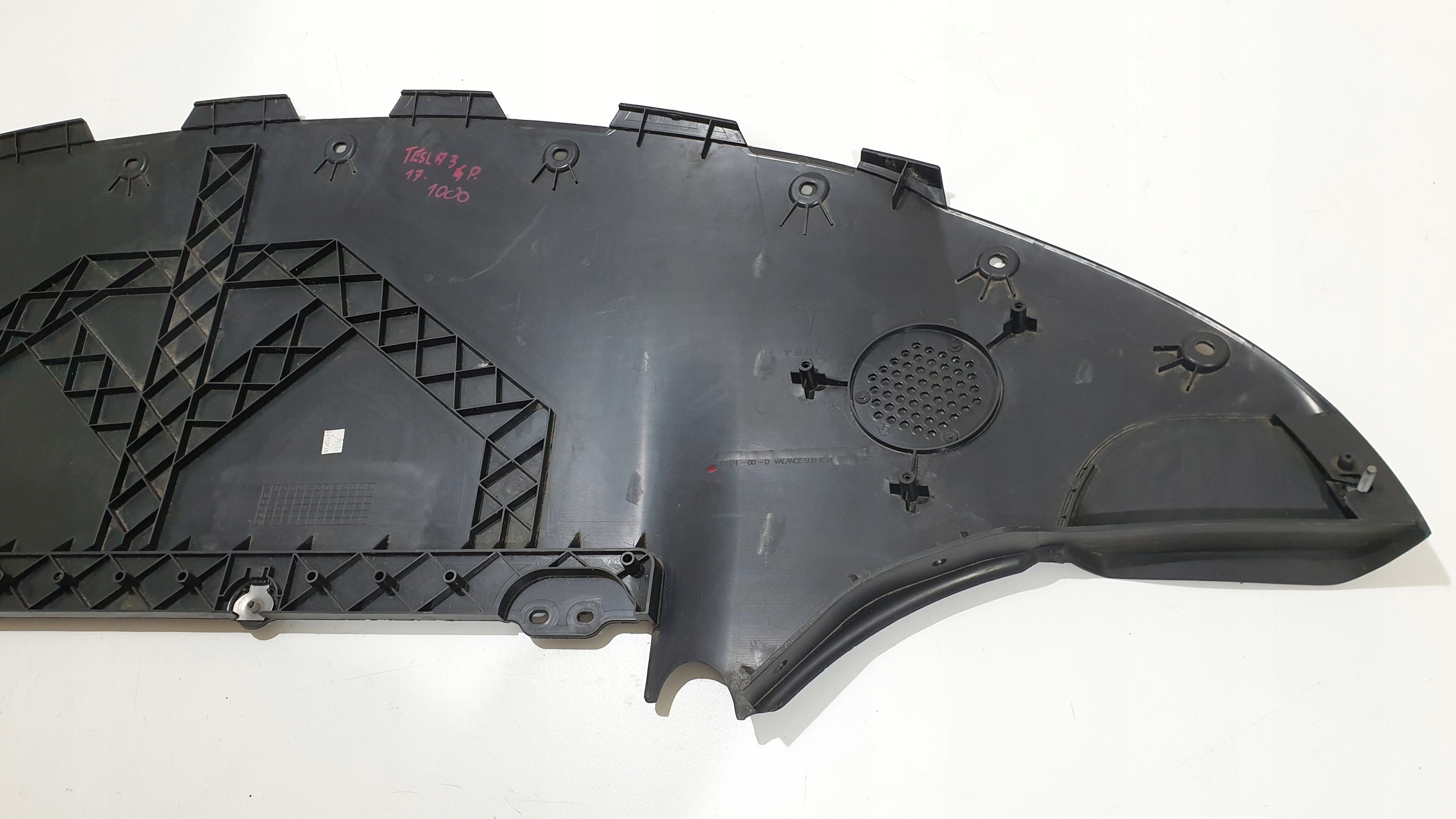 OSŁONA WZMOCNIENIE ZDERZAKA TESLA 3 1084174-00-D Typ samochodu Samochody osobowe