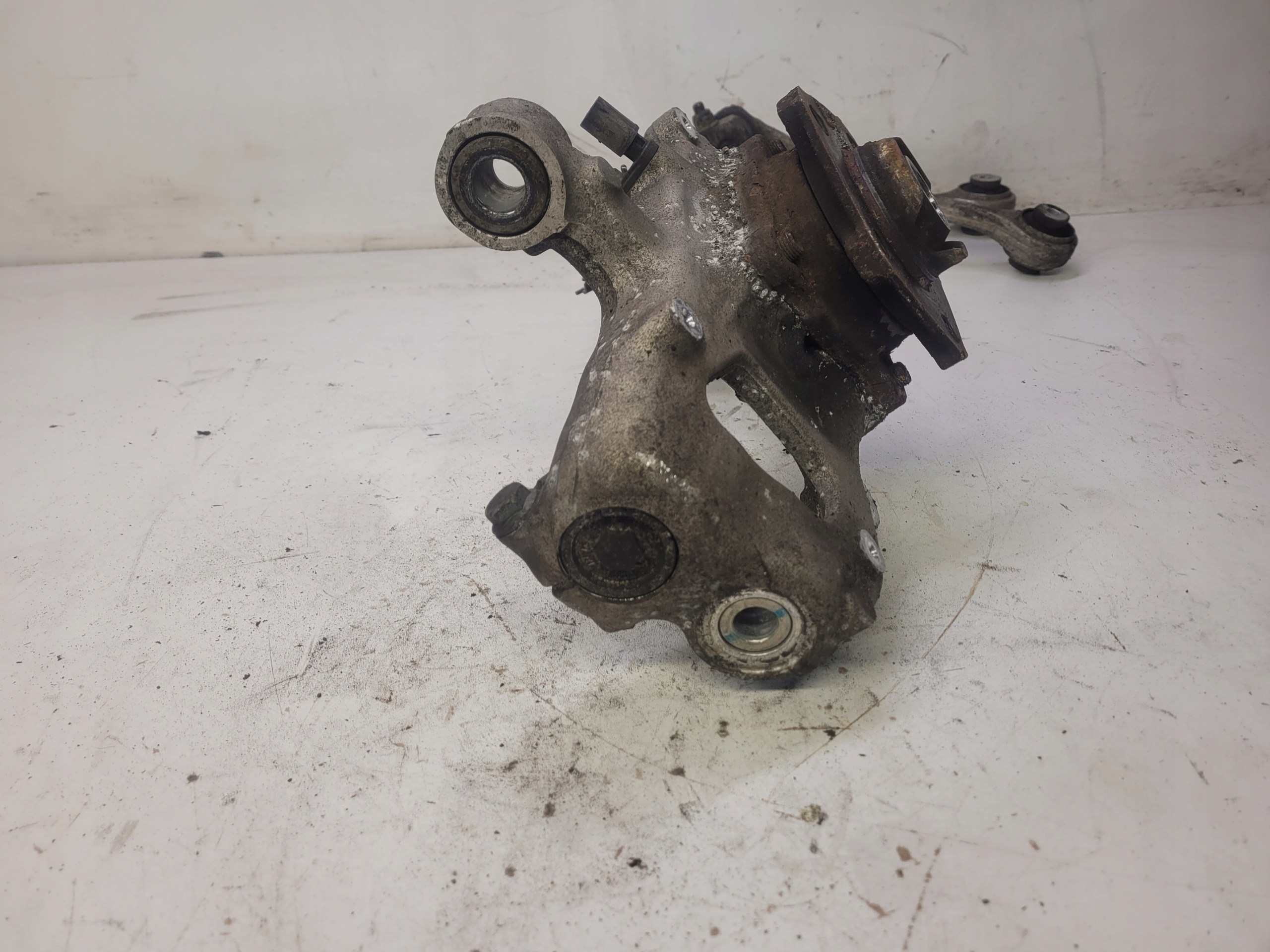 swing left front AUDI A4 B9 A5 Q5 8W0407559