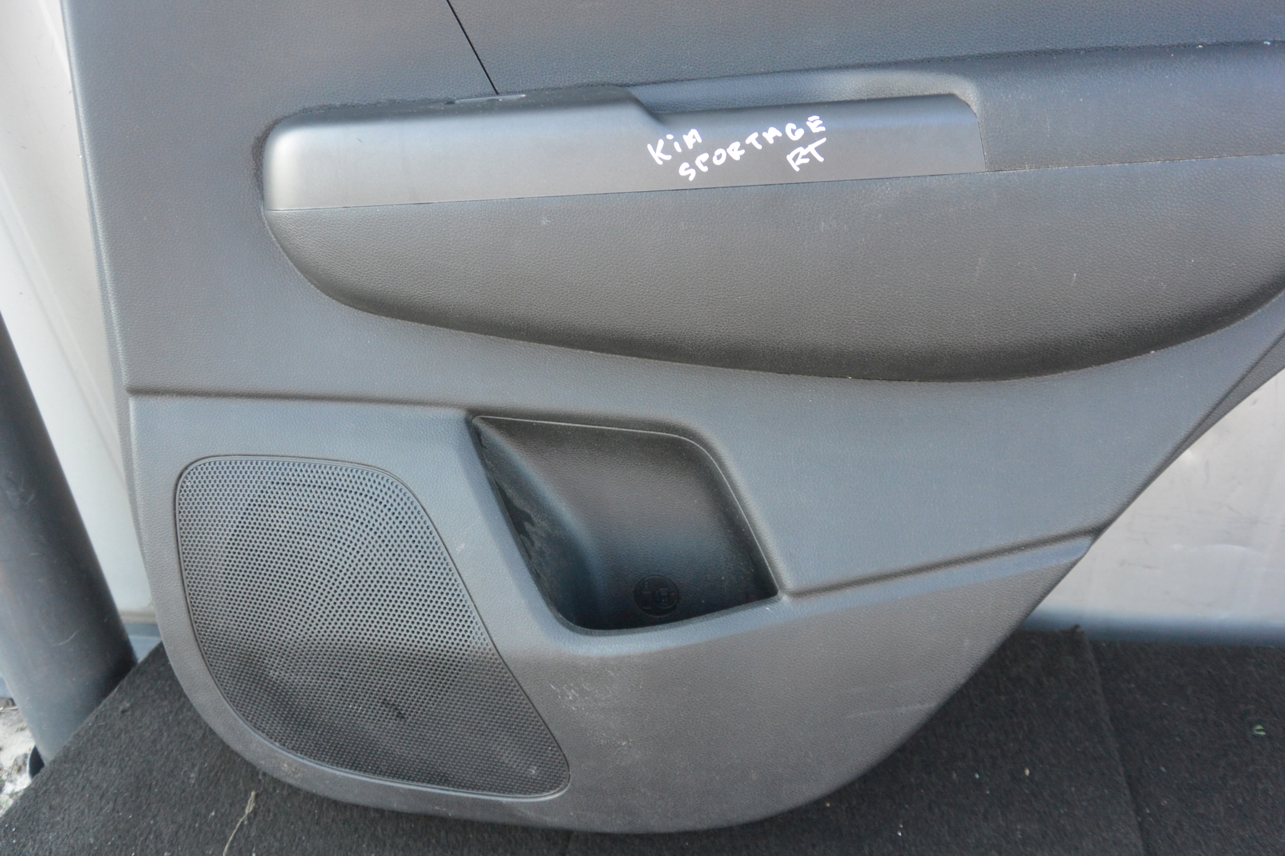 side door right front rear part KIA SPORTAGE