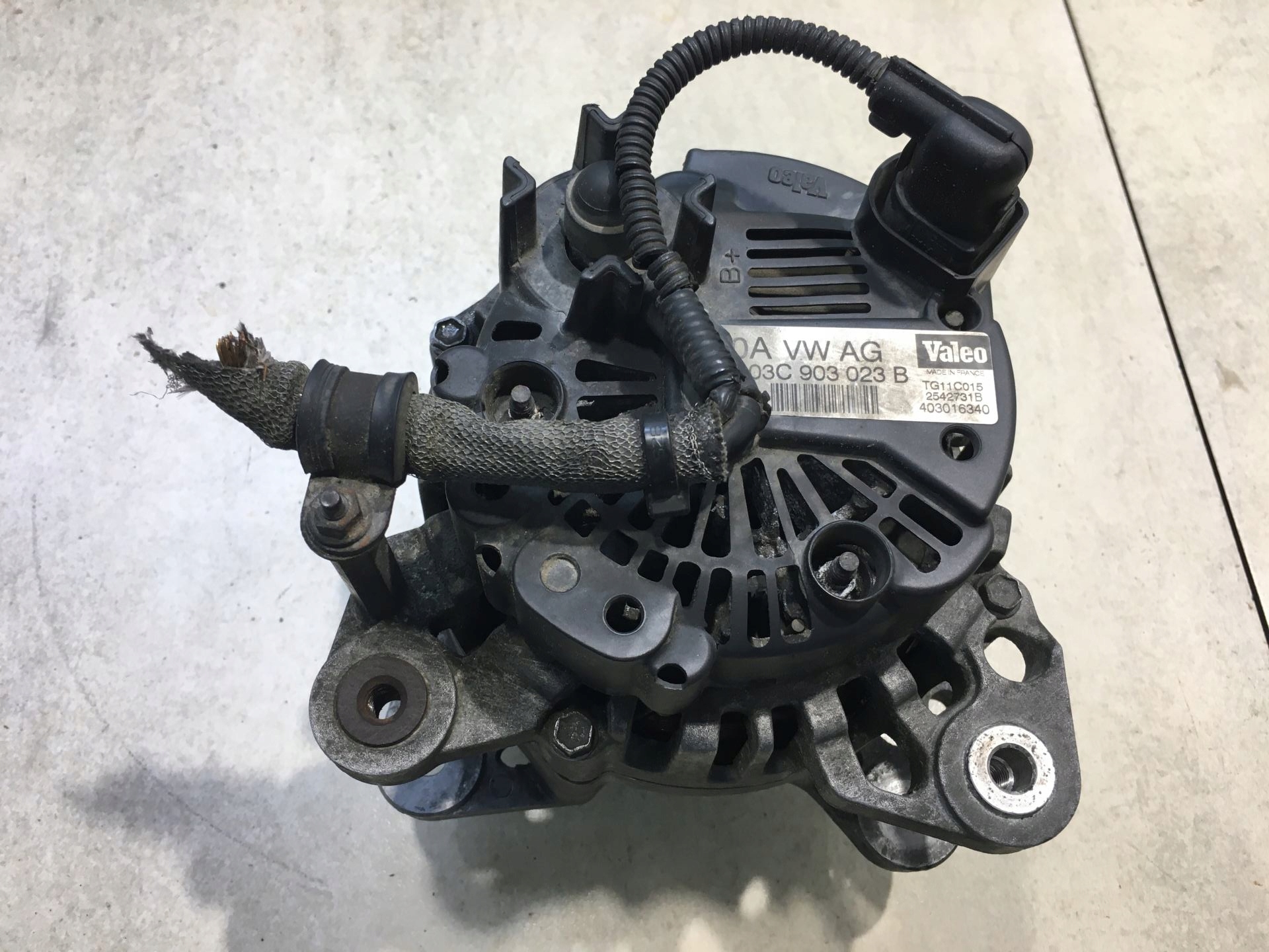 alternator GOLF V 1.6 FSI 03C903023B 2542731B