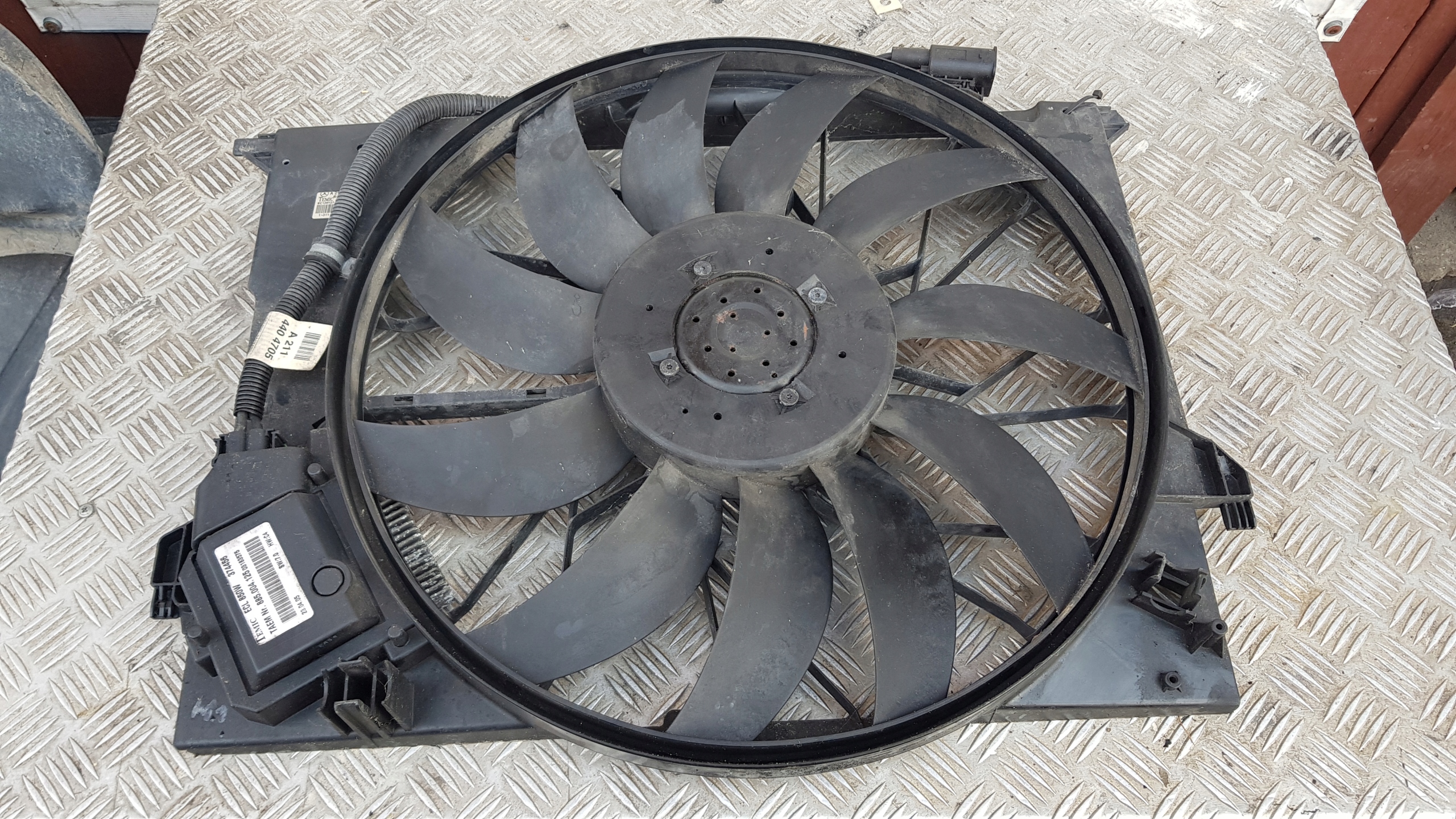 MERCEDES W211 3.0 CDI ventilátor chladiče a2115001893