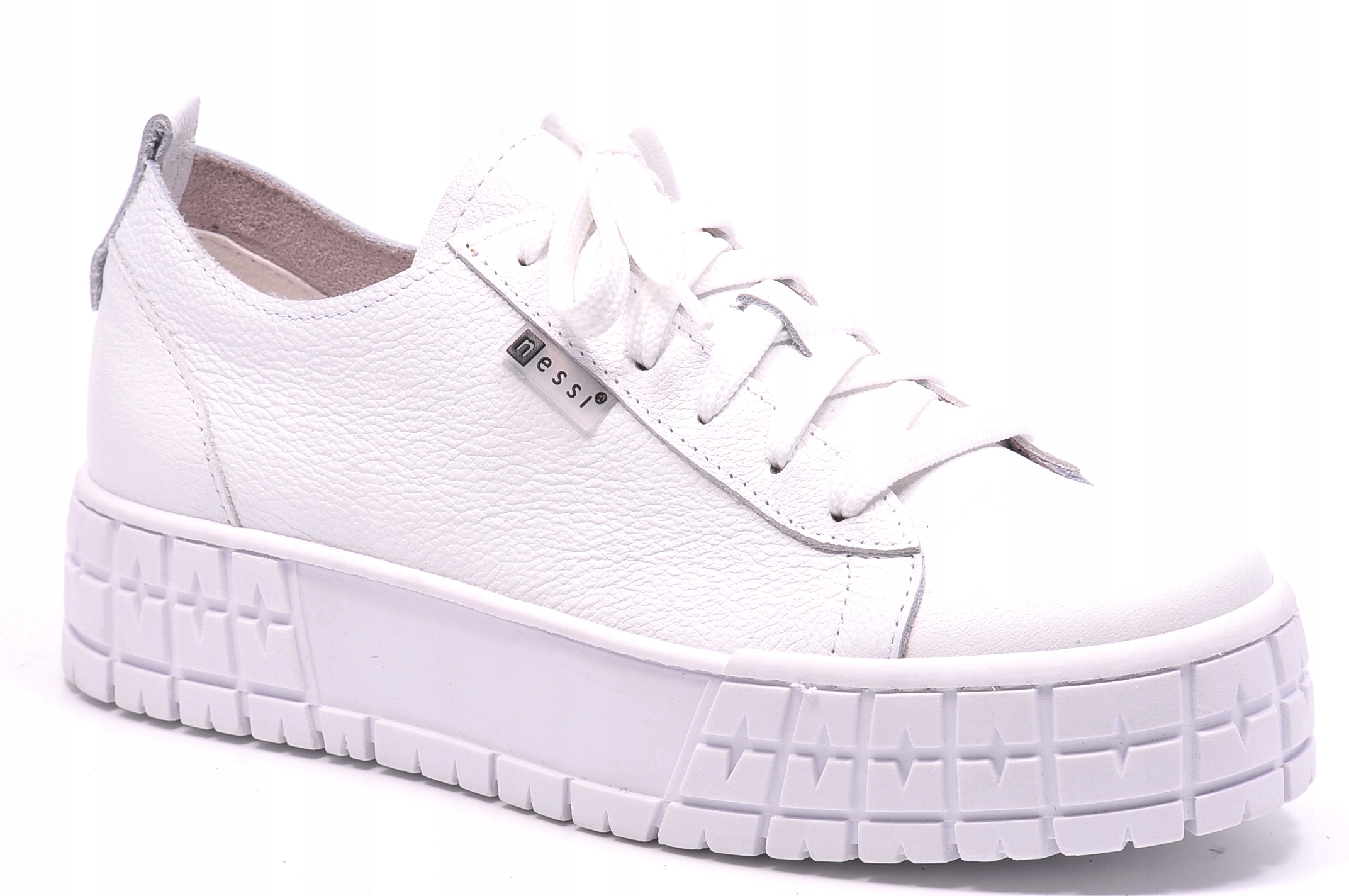 Nessi 21073 Bílé tenisky Velikost 39