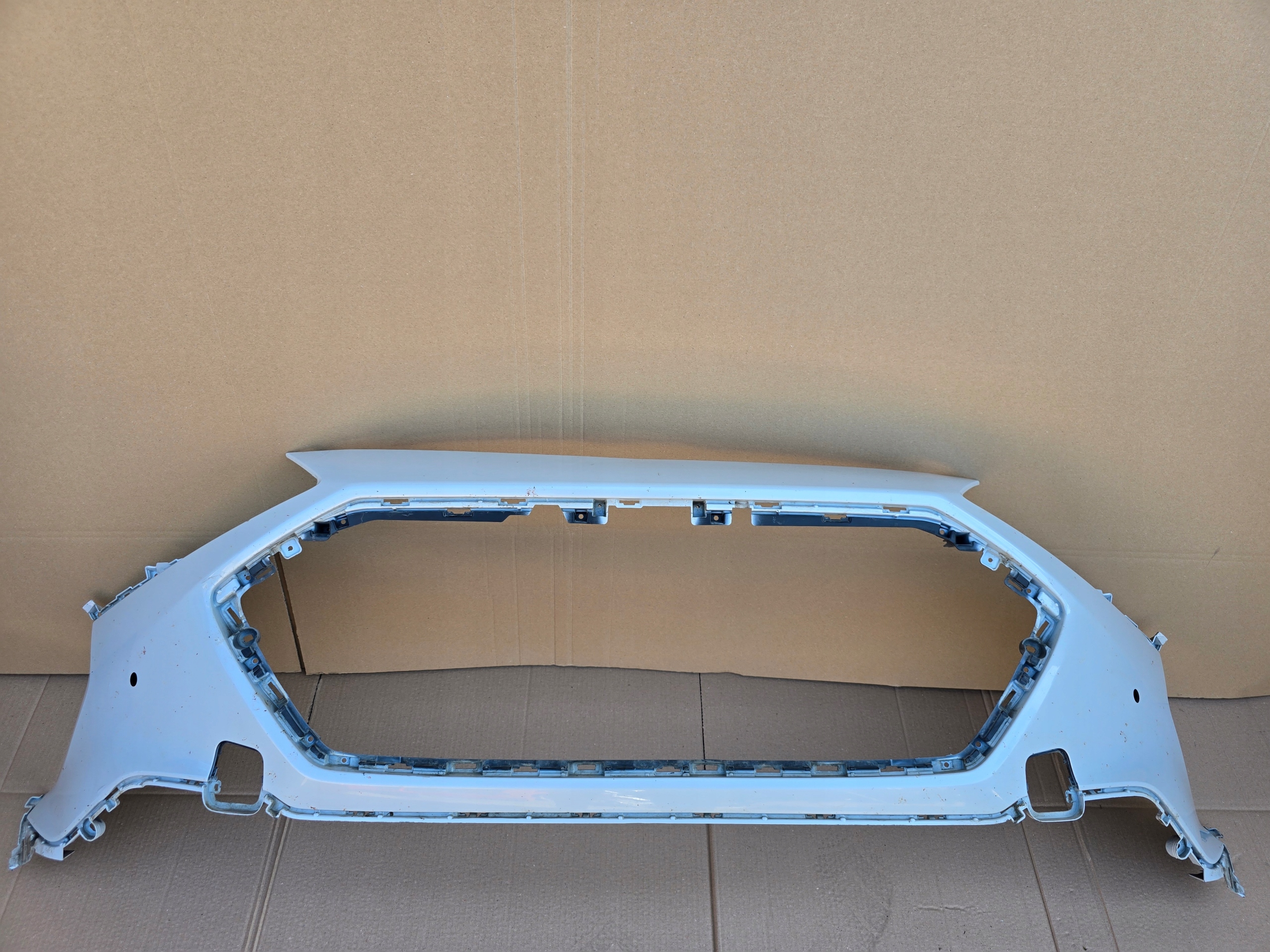 SUBARU SOLTERRA ZDERZAK PRZEDNI