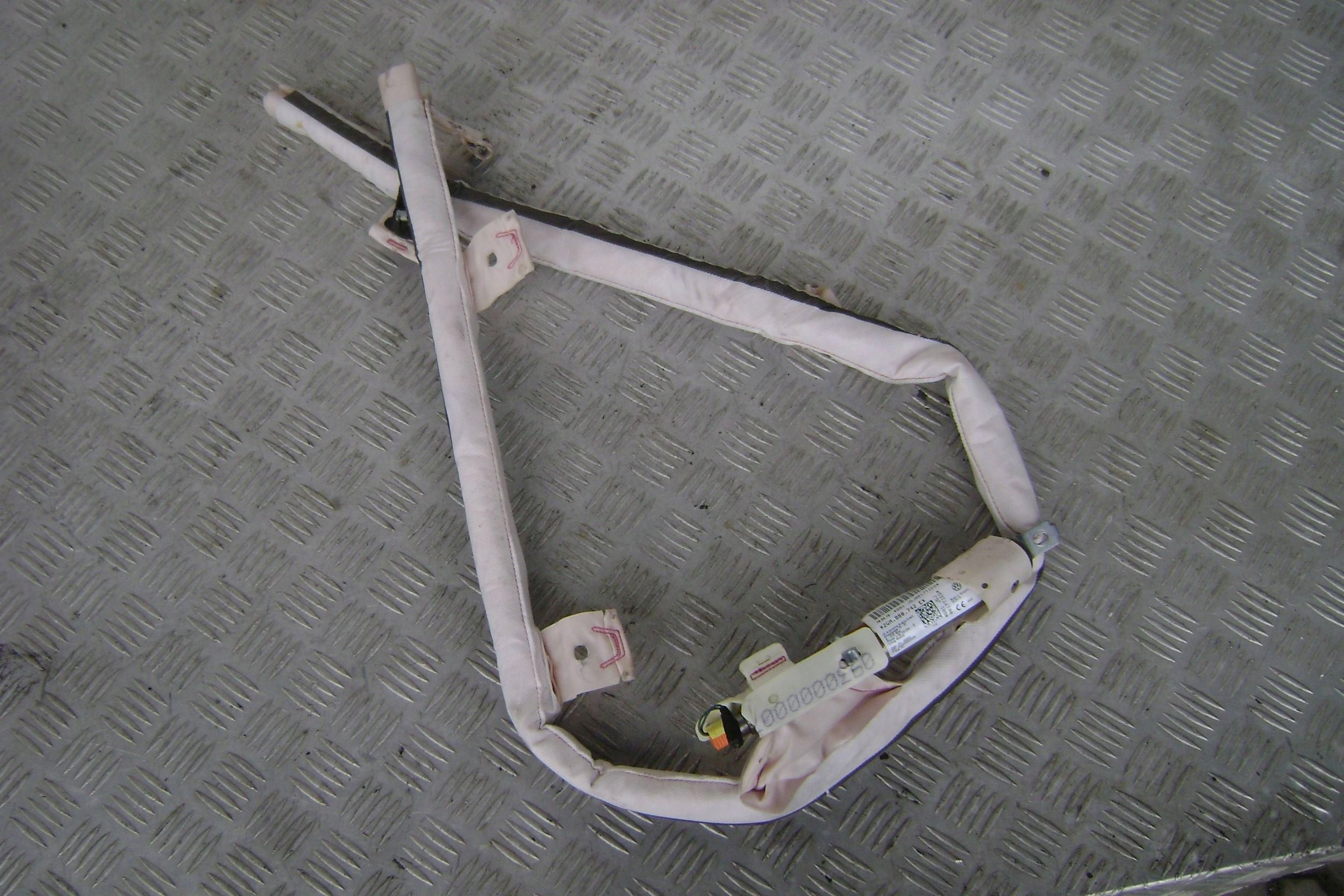 vw - пиропатрон правая 2GM880742E