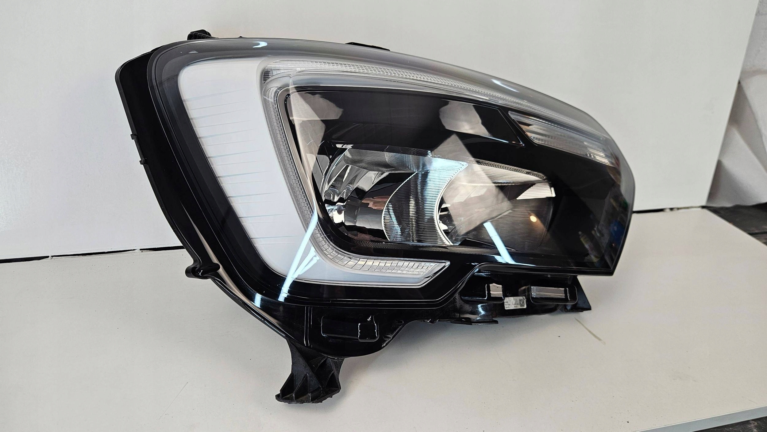 Renault Master III Lift 19- light right front front Reflektor 260105567r