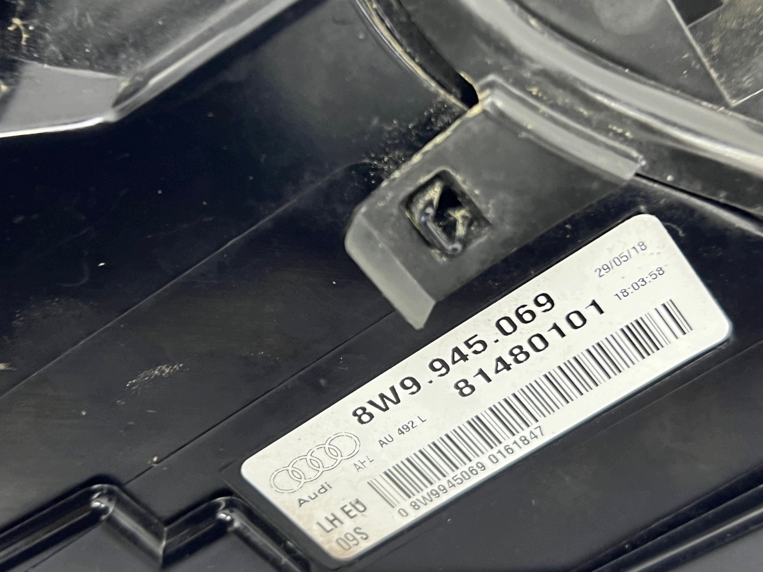 AUDI A4 B9 AVANT KOMBI light rear part left right KOMPLET EUROPA nice