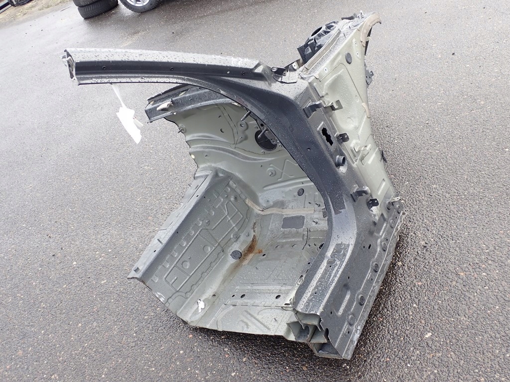 ĆWIARTKA PODŁUŻNICA PRAWA PRZÓD EUR BMW I4 4 G26 23R Typ samochodu Samochody osobowe