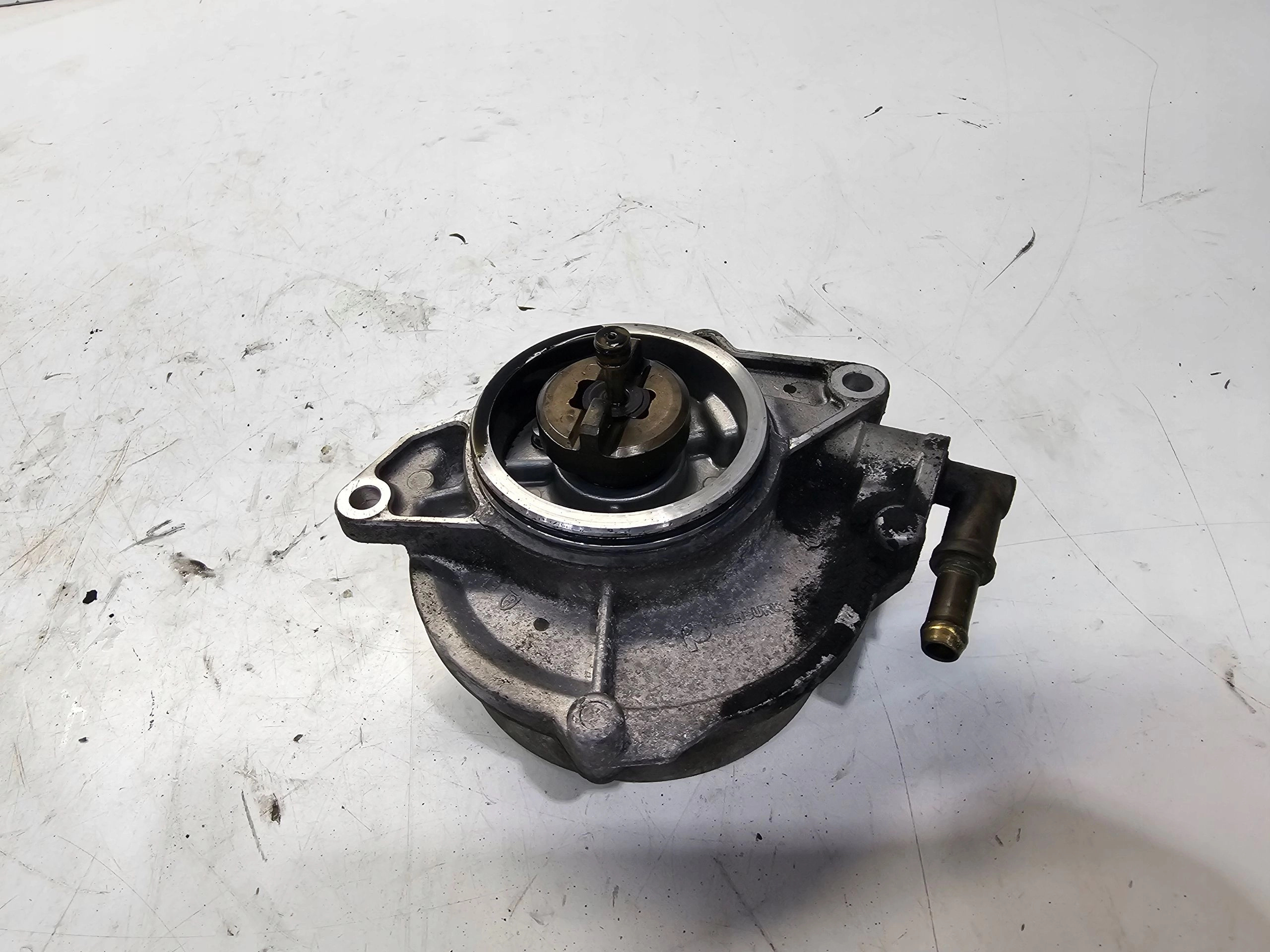 pump VACUM AUDI A4 A5 A6 A7 2.7 3.0 TDI 059145100H