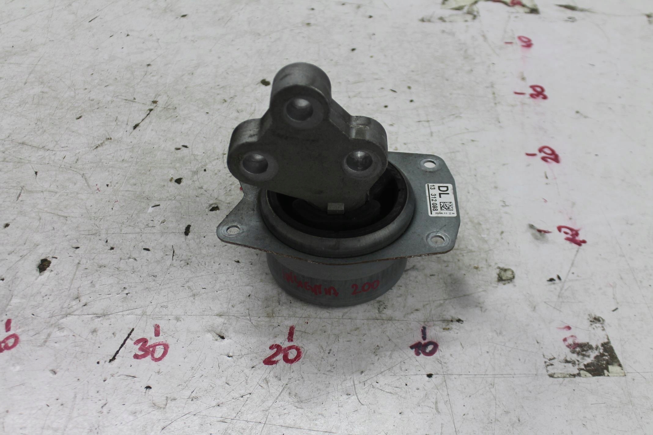 holder engine mount 13312098 INSIGNIA A 08-13