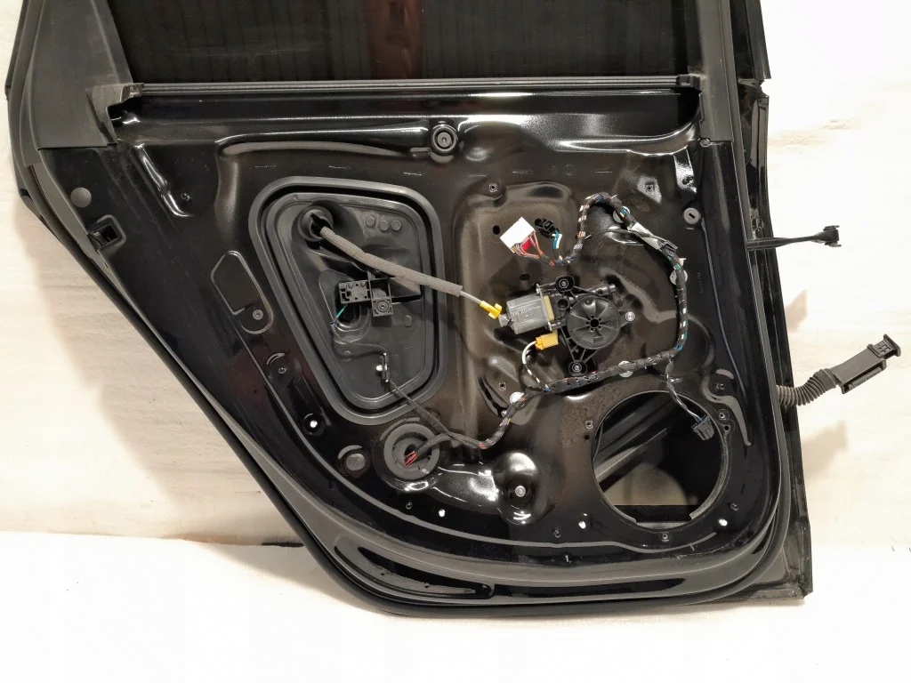AUDI A4 B9 LIFT Sedan Tür links heck LY9T