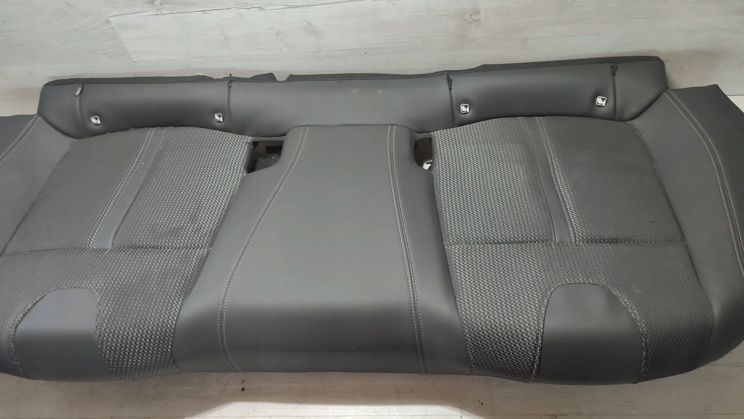 Peugeot 508 II 2022 heck Sitz siedzisko