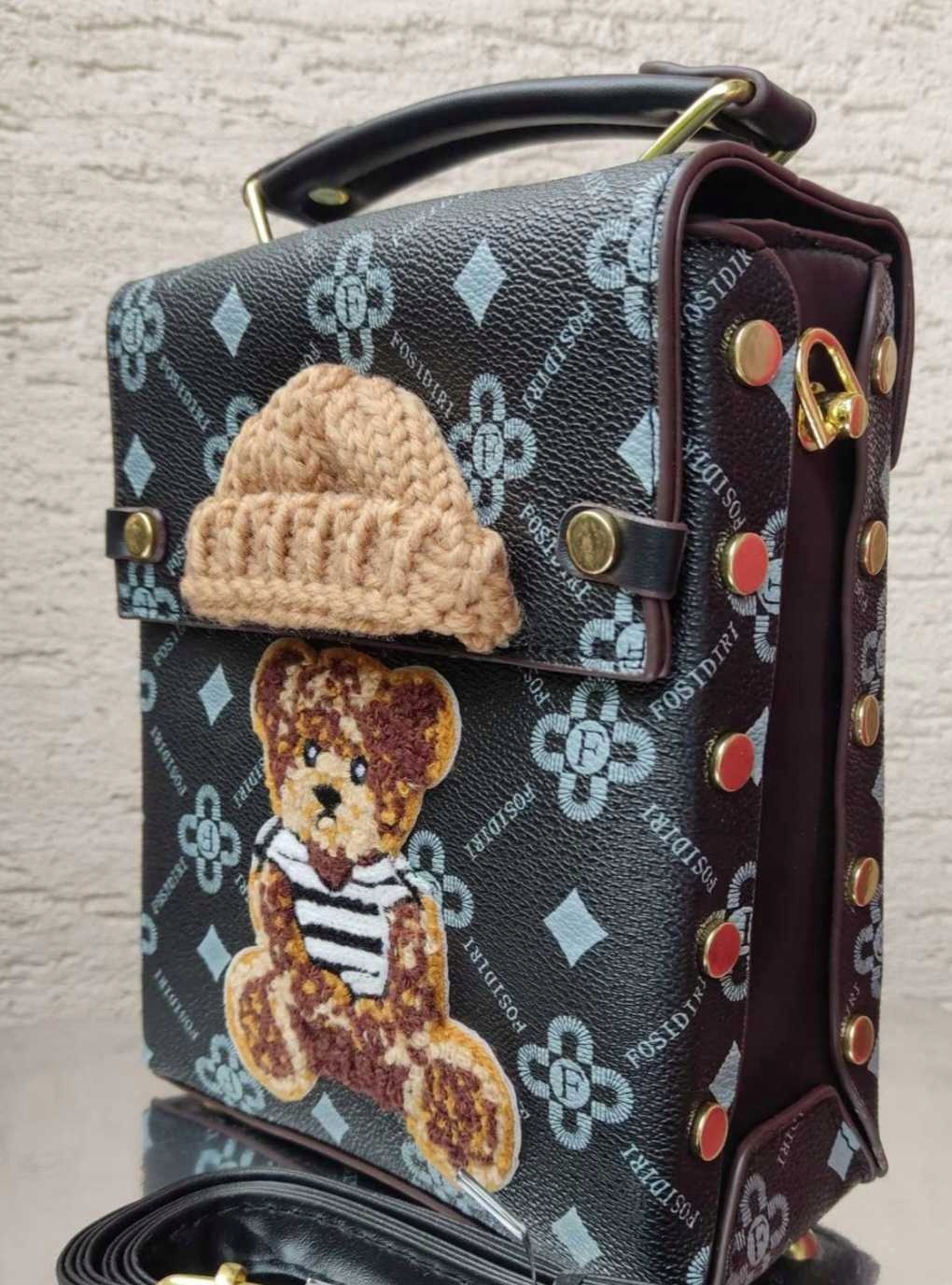 TORBA TOREBKA DAMSKA LISTONOSZKA KUFEREK NA RAMIĘ MAŁA MIŚ TEDDY BAG CZARNA Model 2774