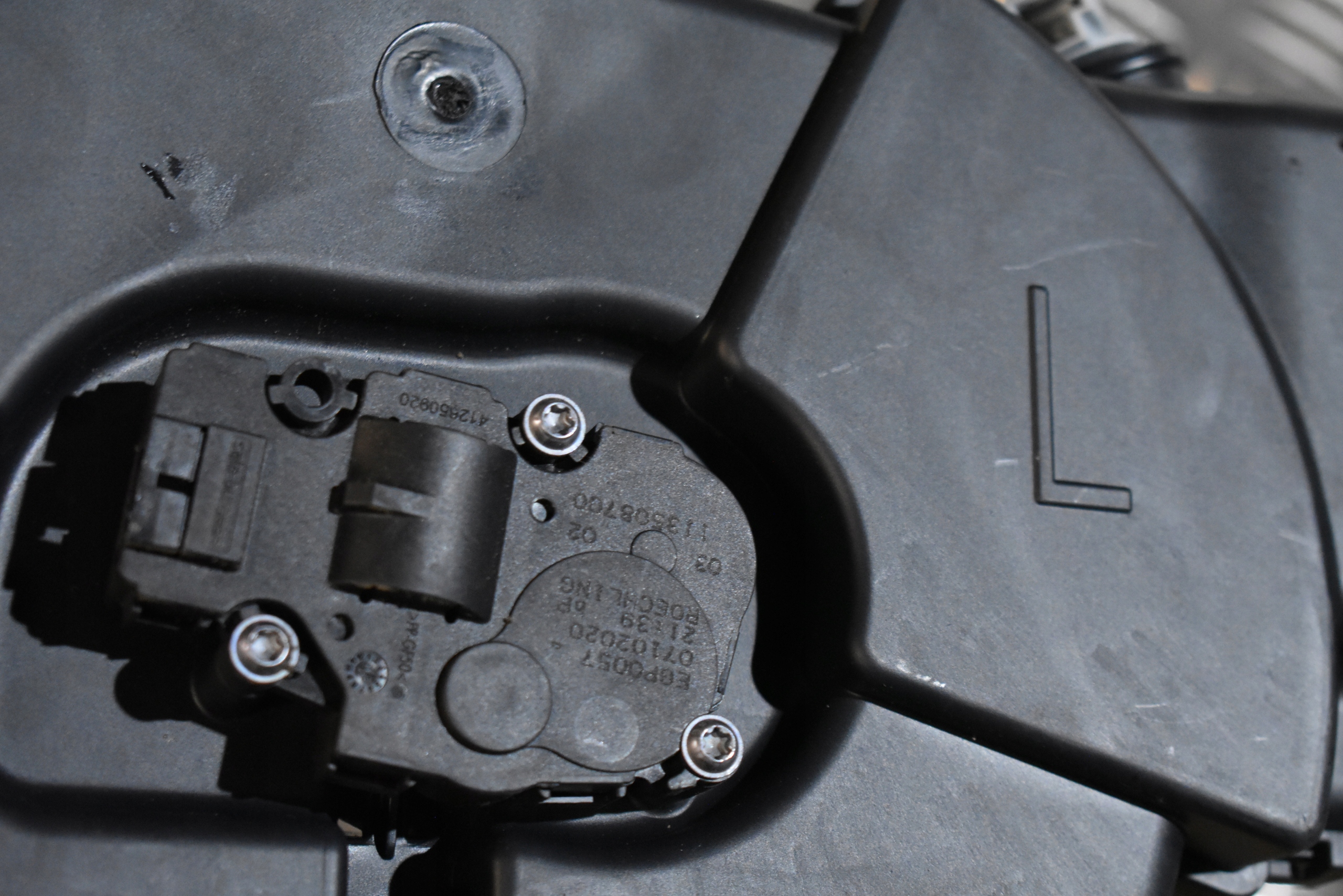 IDEALNY intake drain air left MERCEDES W167 1
