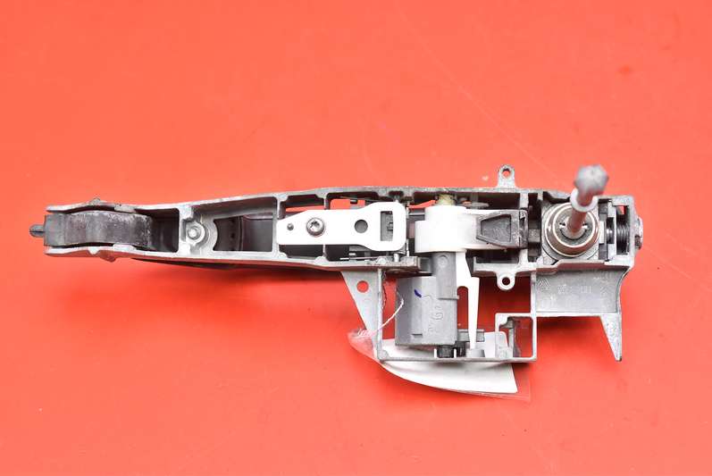 handle left front front KTPD EU 9684560080 PEUGEOT 5008 1 and 09-13