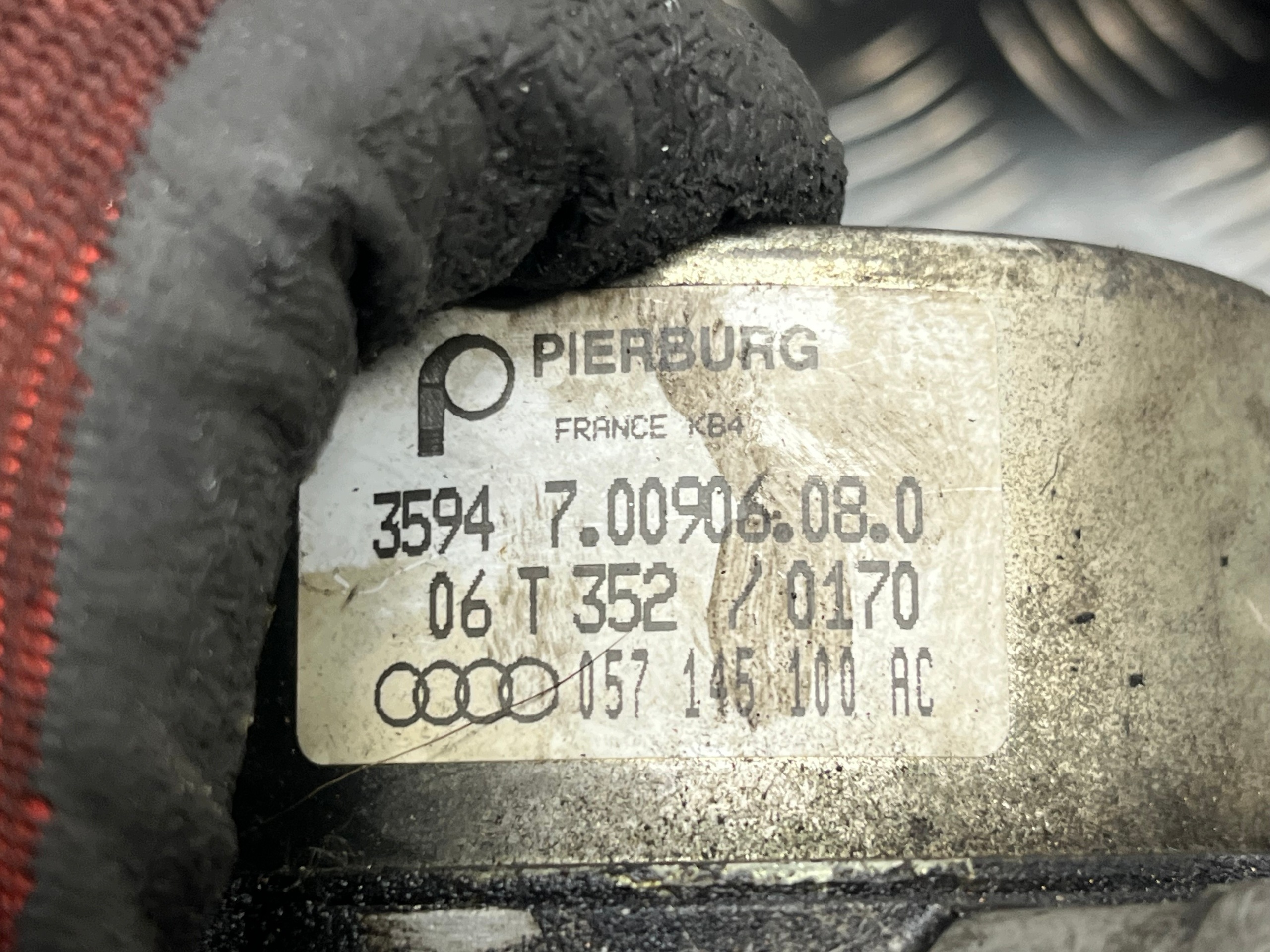 pumpa VACUM VAKUM VOLKSWAGEN PHAETON 057145100AC