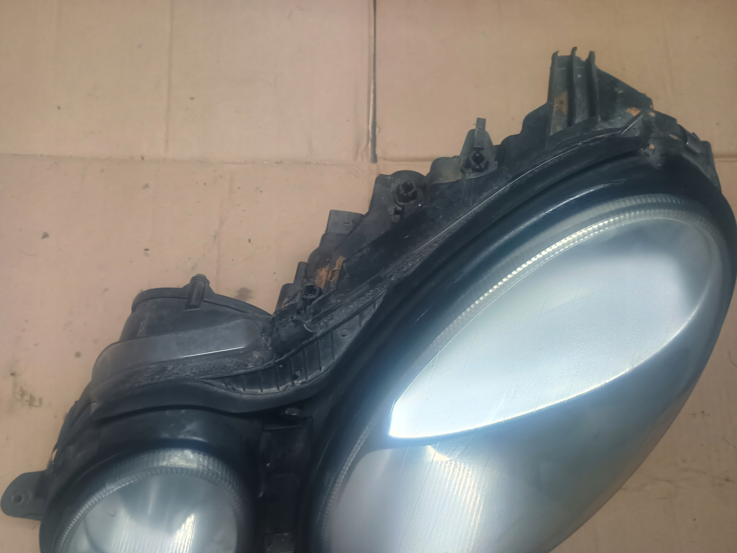 light front left XENON MERCEDES E W211