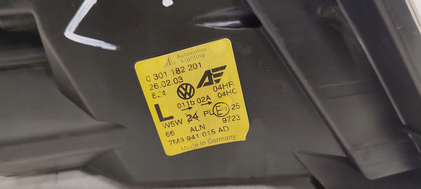 light front front left VW Sharan and LIFT