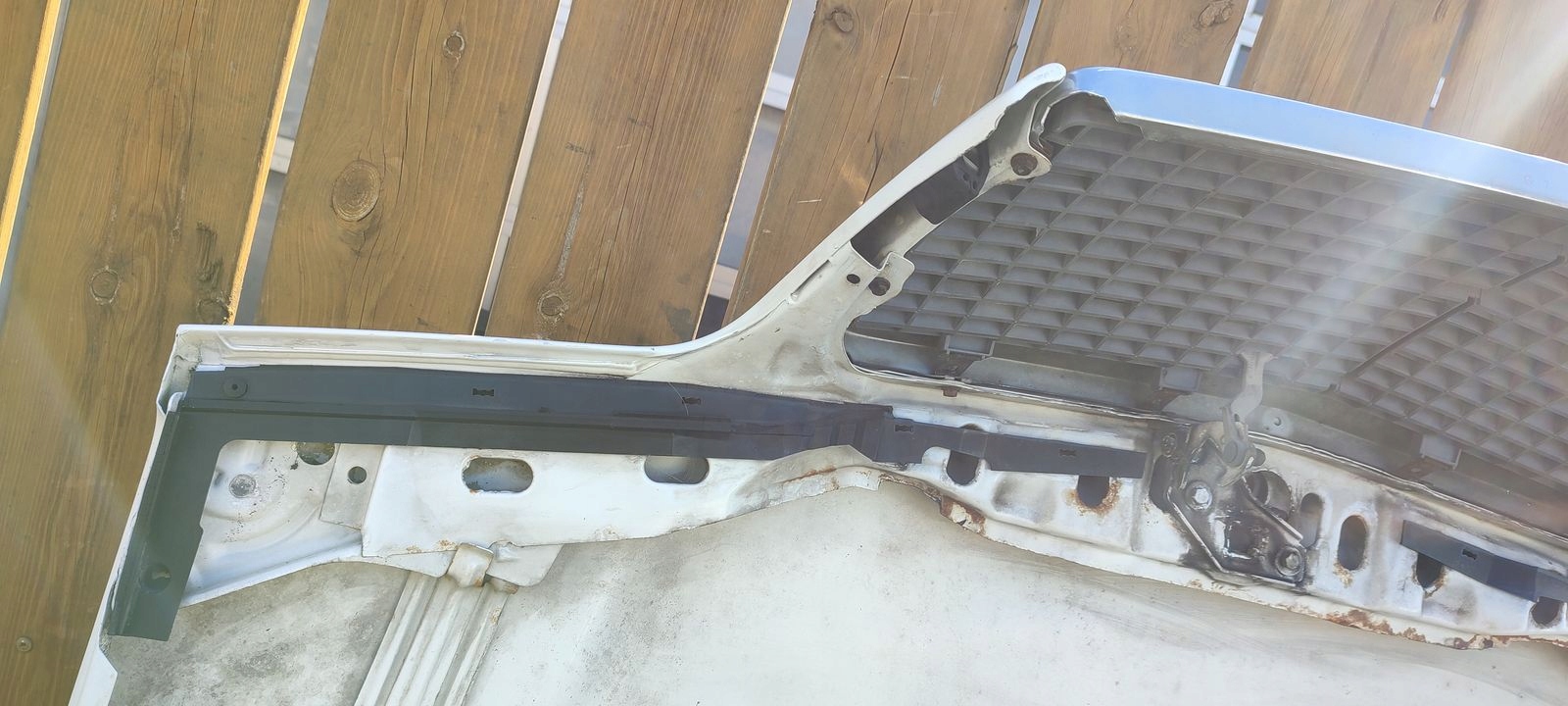 cofano Mercedes W124 149