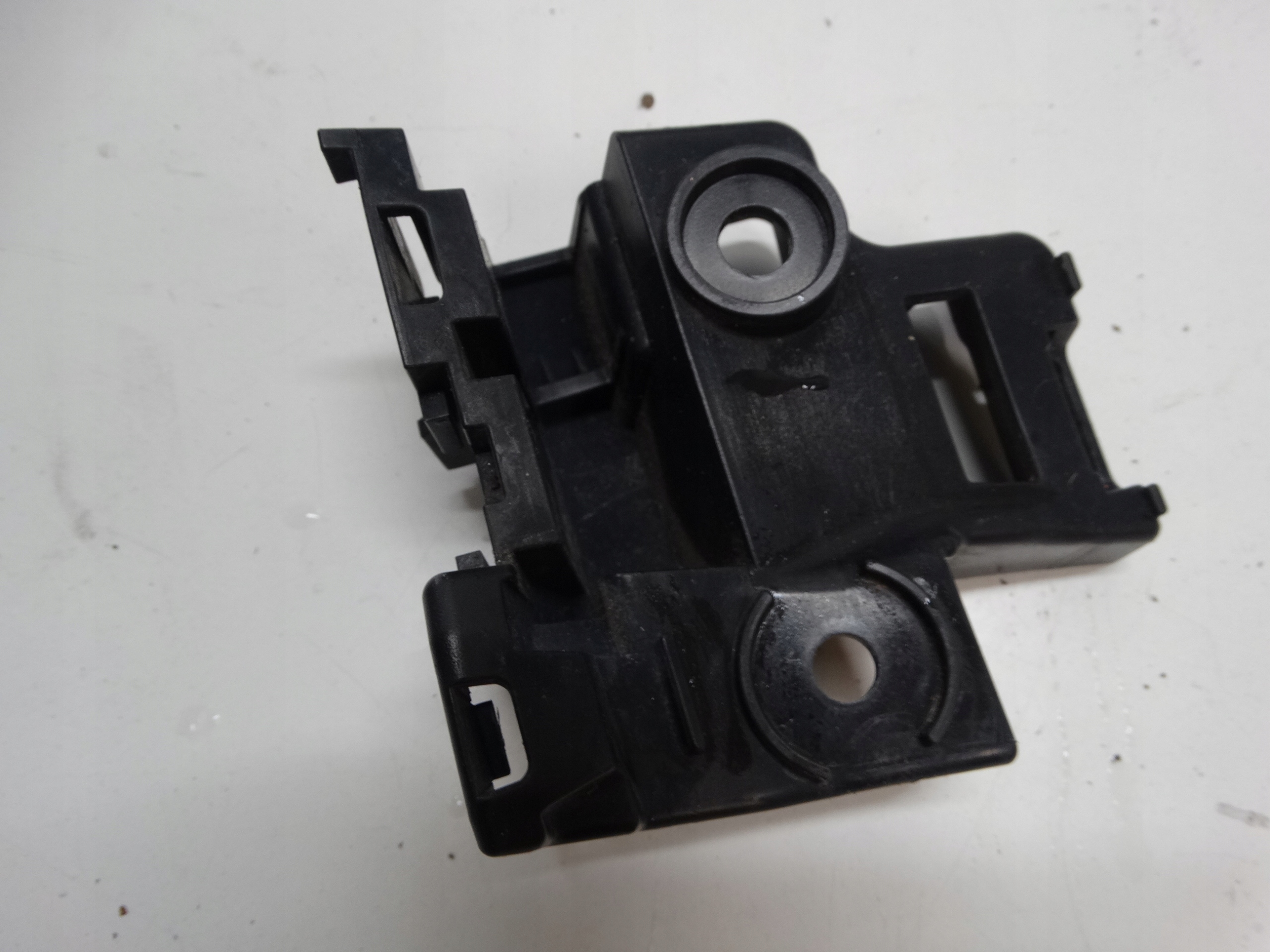 bumper bracket left rear part VW GOLF VI 5K6807393A