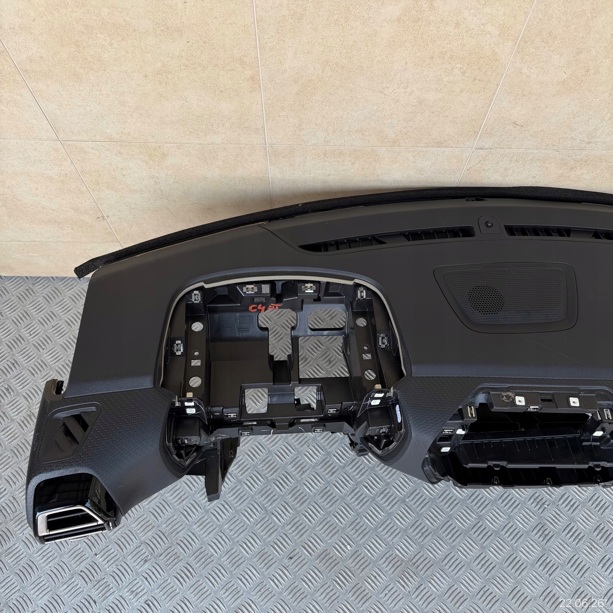 dashboard complete airbag console tension belts cockpit CITROEN C4 III 2024 ROK