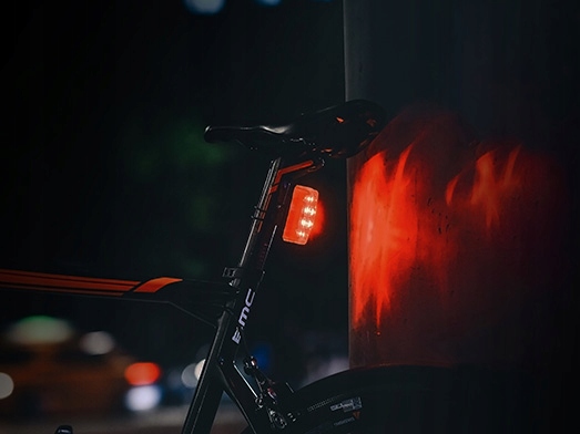 Lampa Tylna Ravemen TR100 LED Crystal Pure Red 100 lumenów aku USB-C 50g Rodzaj tylne