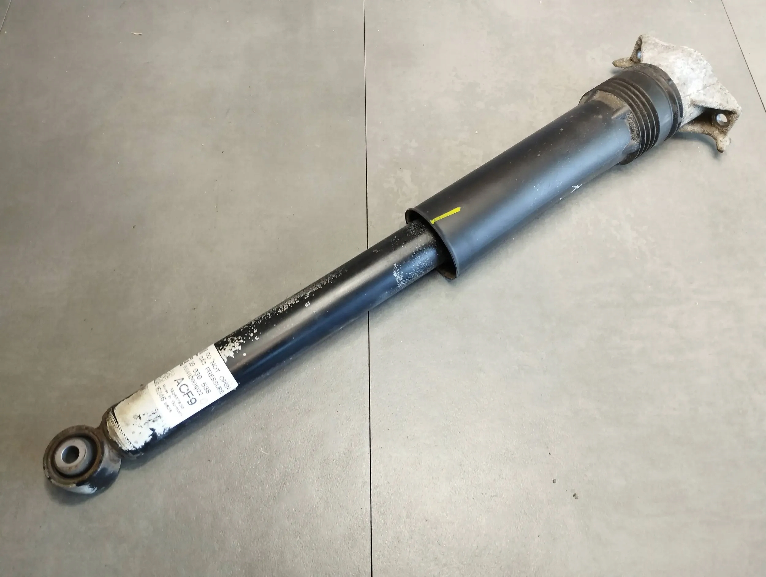 Opel Astra K KOMBI Stoßdämpfer heck 39030538