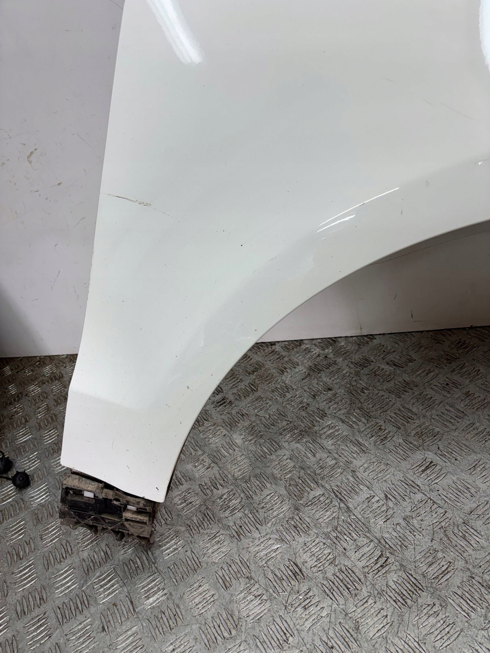 fender front front right AUDI Q5 8R0 08