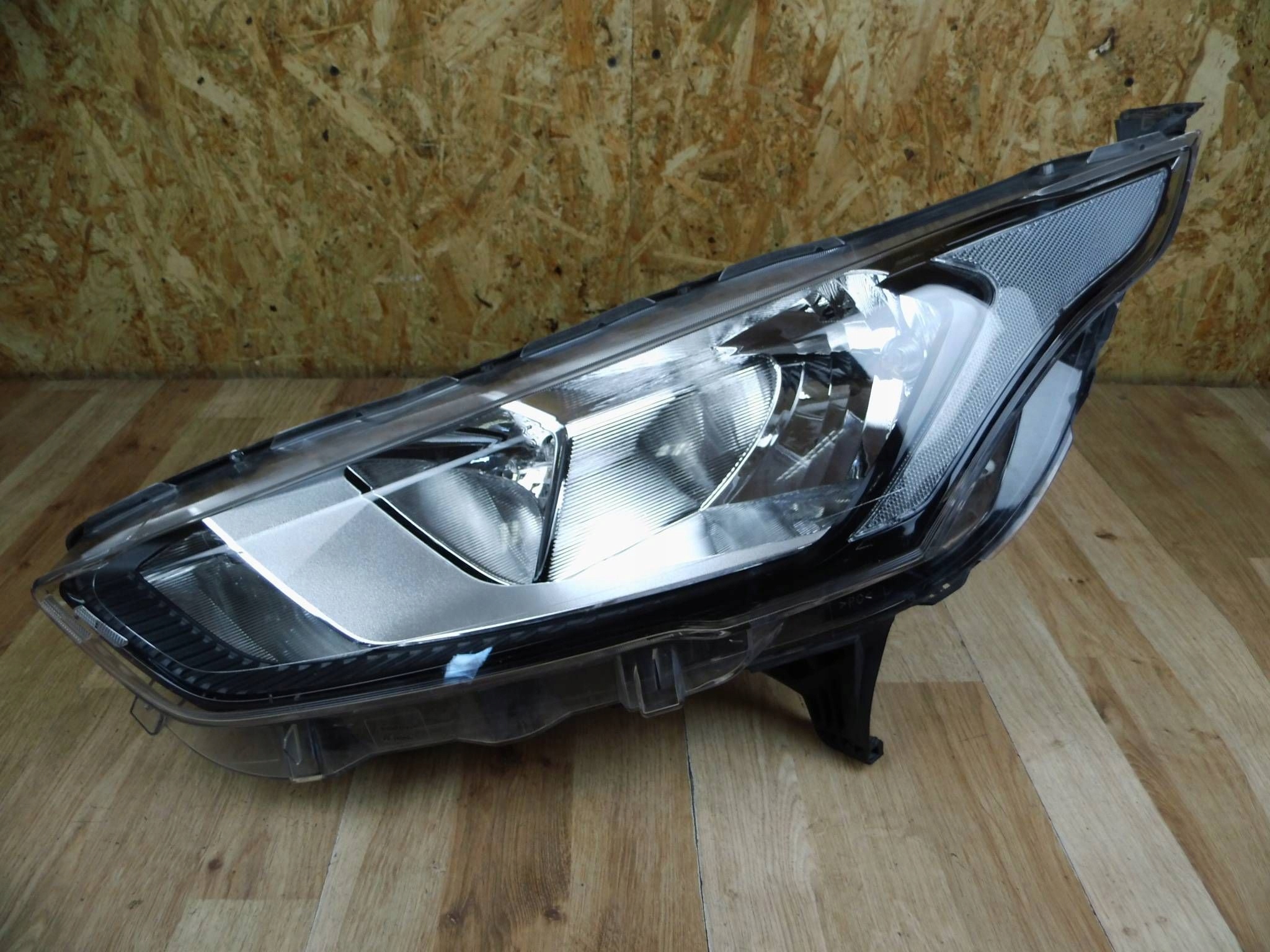 Ford Connect II MK2 2018-2022 LIFT light left front front left