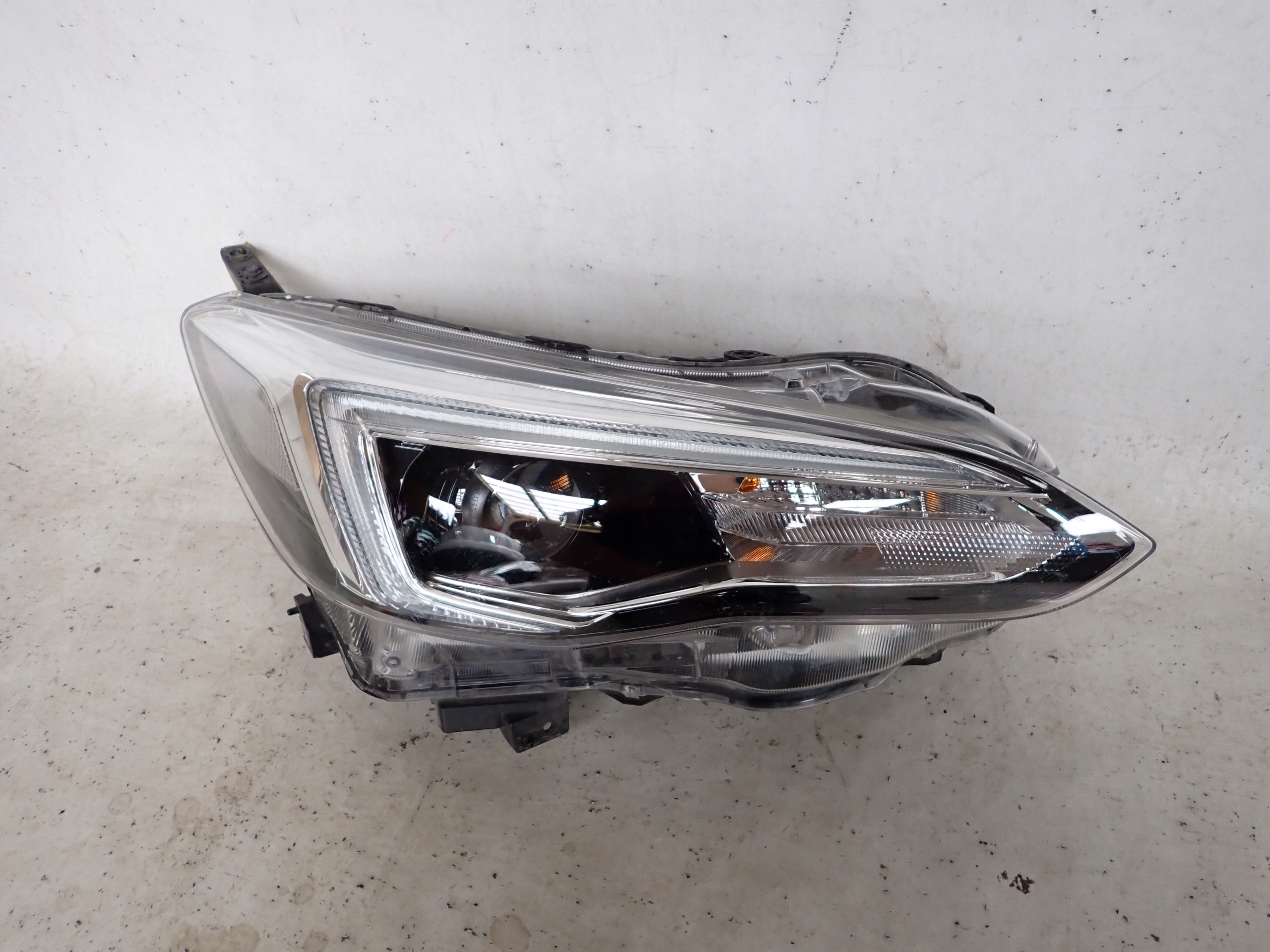 SUBARU XV II LIFT 20- light right front front FULL LED