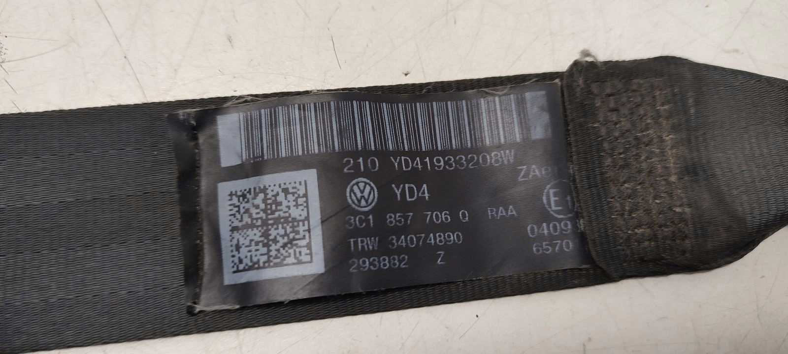tension belt safety right front VW Passat B6 2,0 TDI CR